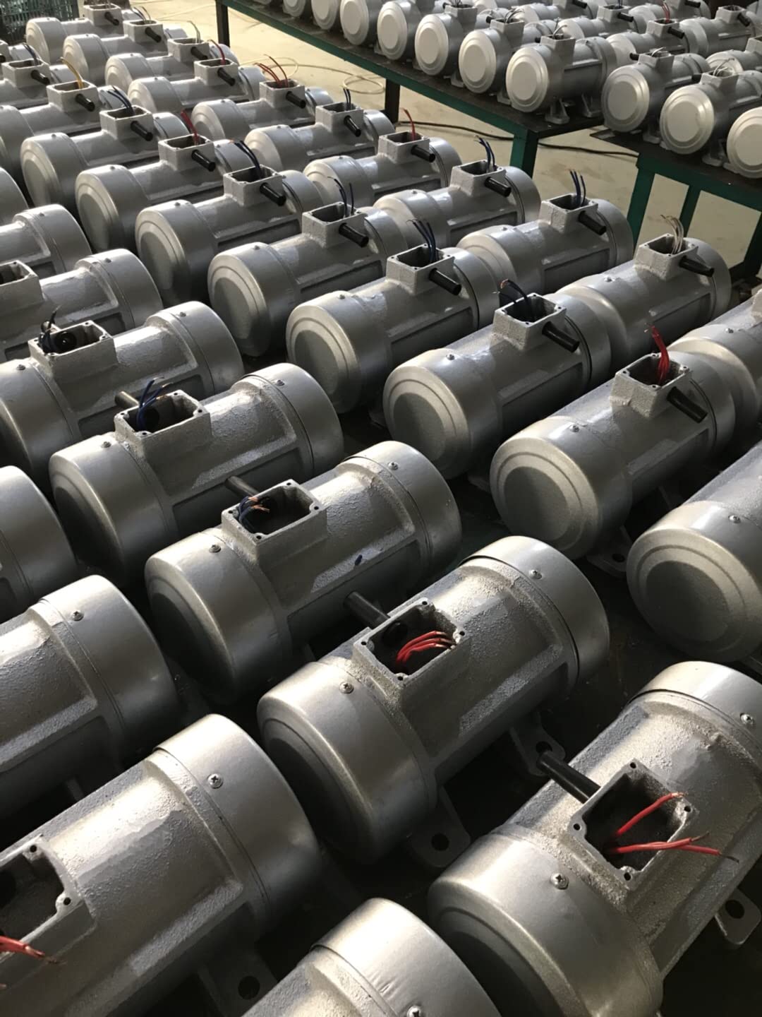 Davitu AC Motor - Single-phase/three-phase attached concrete vibration motor flat hopper vibrator 250W 370W 550W - (Speed: Three-phase 370W)