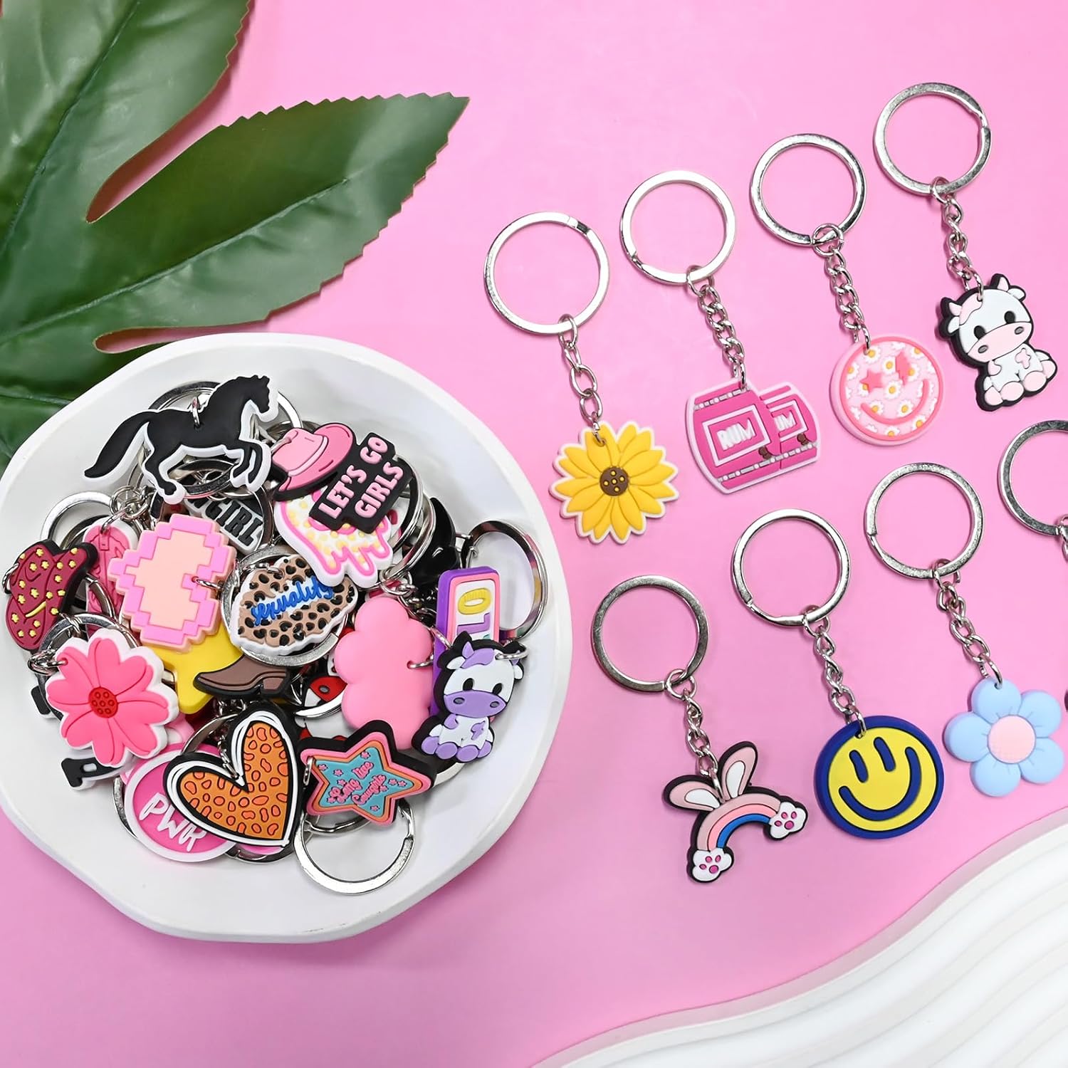 XHAOYEAHX Pink Cowboy Keychains charms Bulk Gift for Western Car Key Accessories
