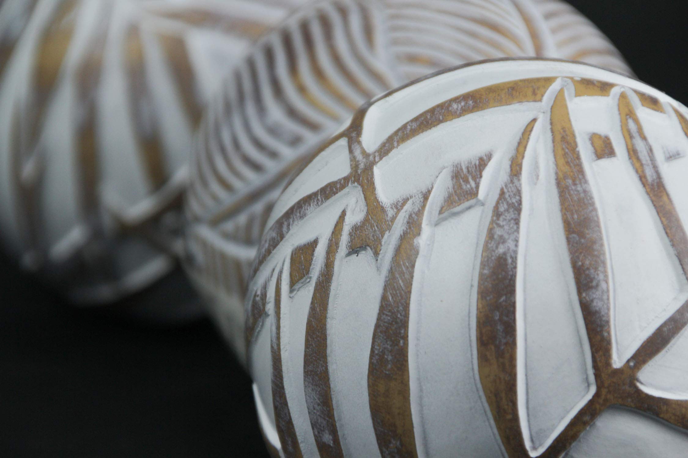 Mayrich Lot de 4 boules décoratives blanches, effet bois tropical