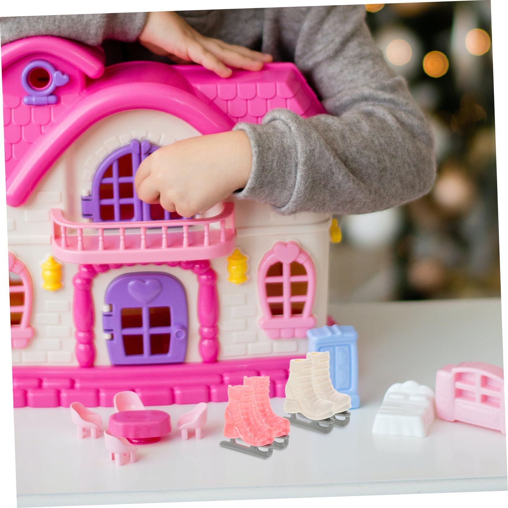 YARNOW Pattini da ghiaccio in miniatura per bambole 4 paia di plastica accessori fai da te decorazioni fai da te giocattoli per ragazzi e ragazze decorazione domestica forniture per la fabbricazione