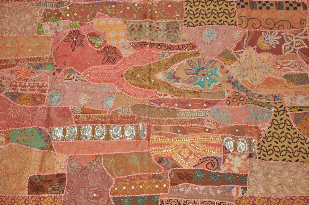 Tenture Indienne Patchwork Broderie - Décoration Murale - Artisanat Du Rajasthan. Boutique Zen Himalayan Eshop 2 300x300