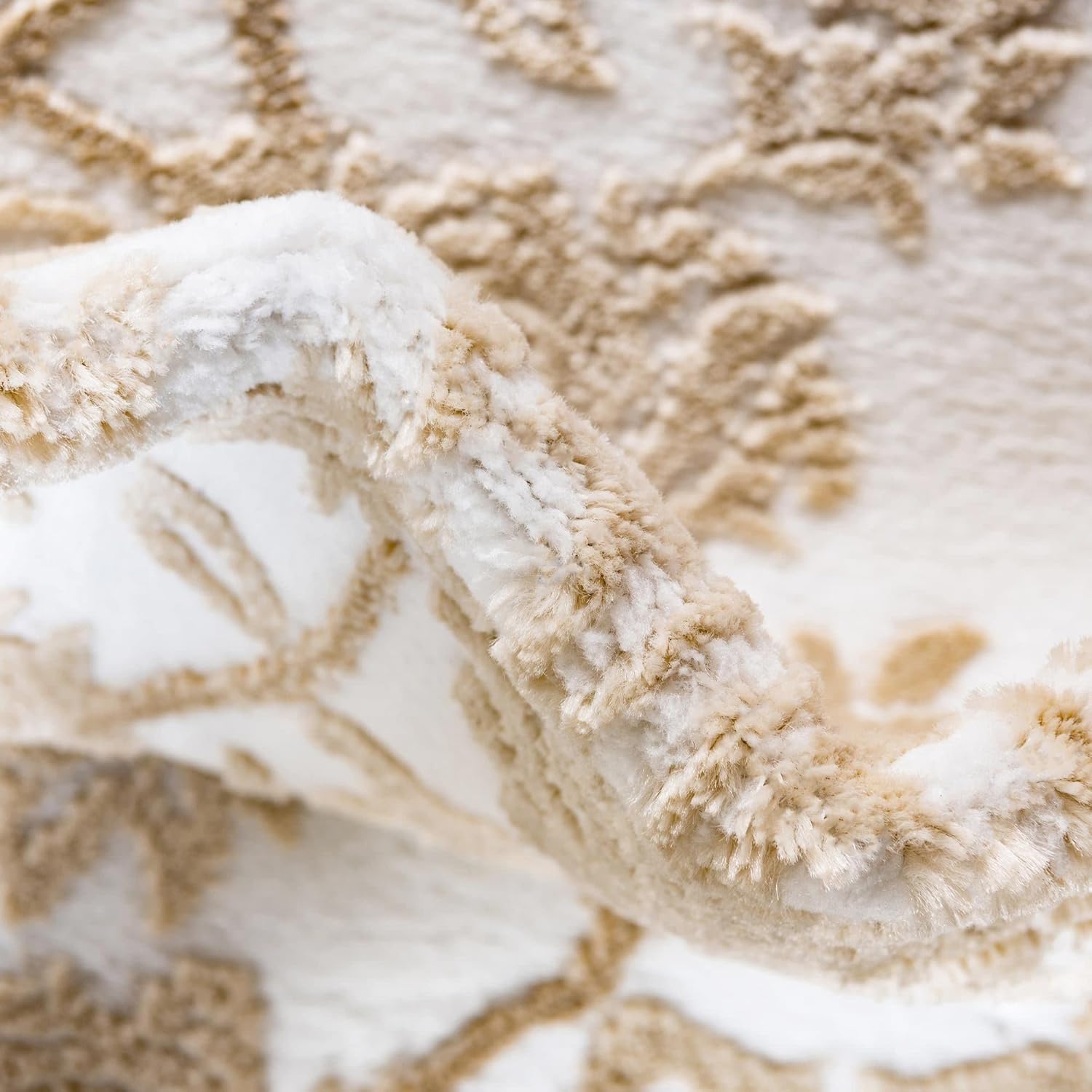 Rugs.com Nepal Collection Rug – 3 Ft Round Snow White Medium Rug Perfect for Kitchens, Dining Rooms