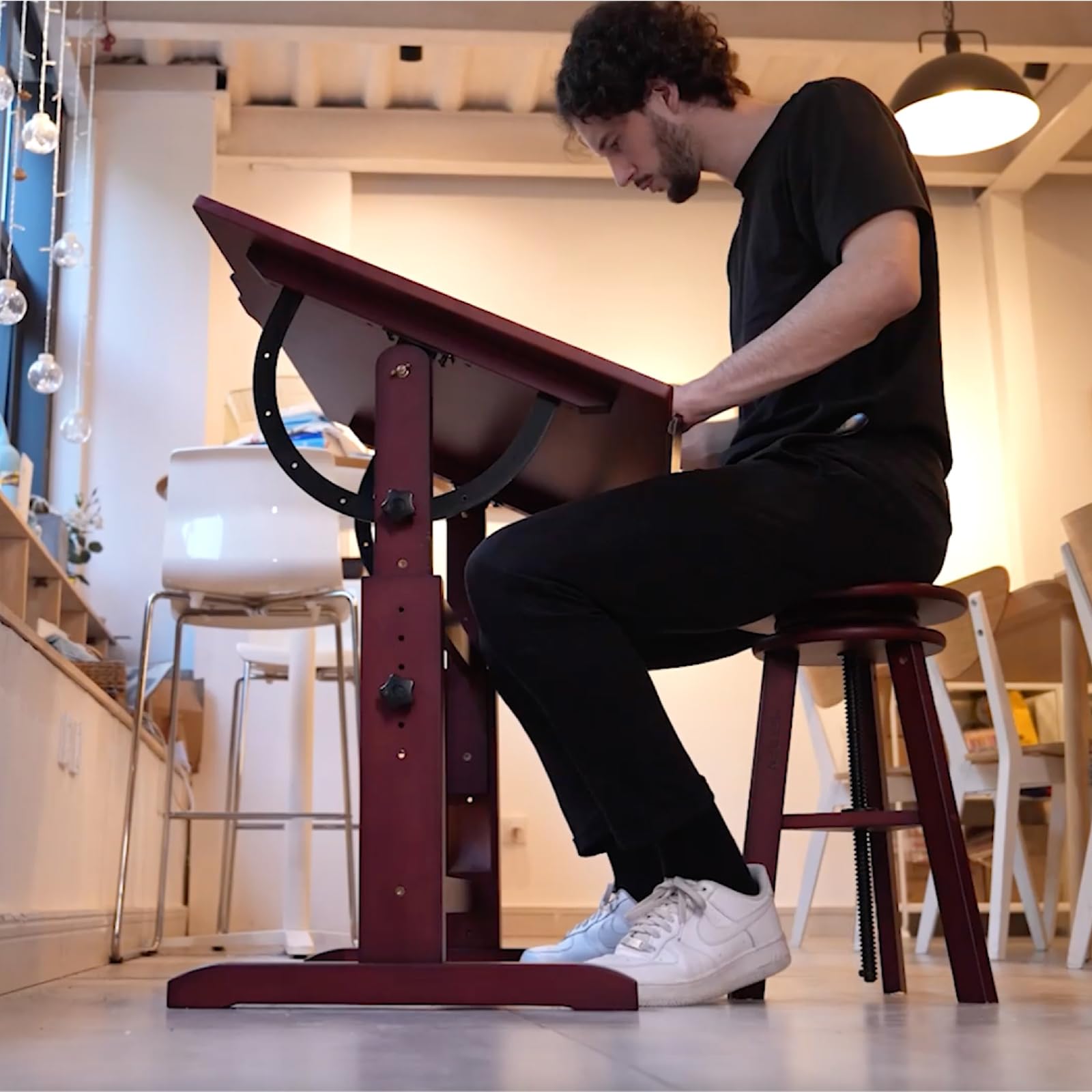 MEEDEN Hocker aus Holz mit Verstellbarer Höhe,Künstlerhocker,Büro Studio Hocker,Bis Zu 100 kg,Deutsches Buchenholz,Perfekt für Künstleratelier,Heimgebrauch,Küche,Bars