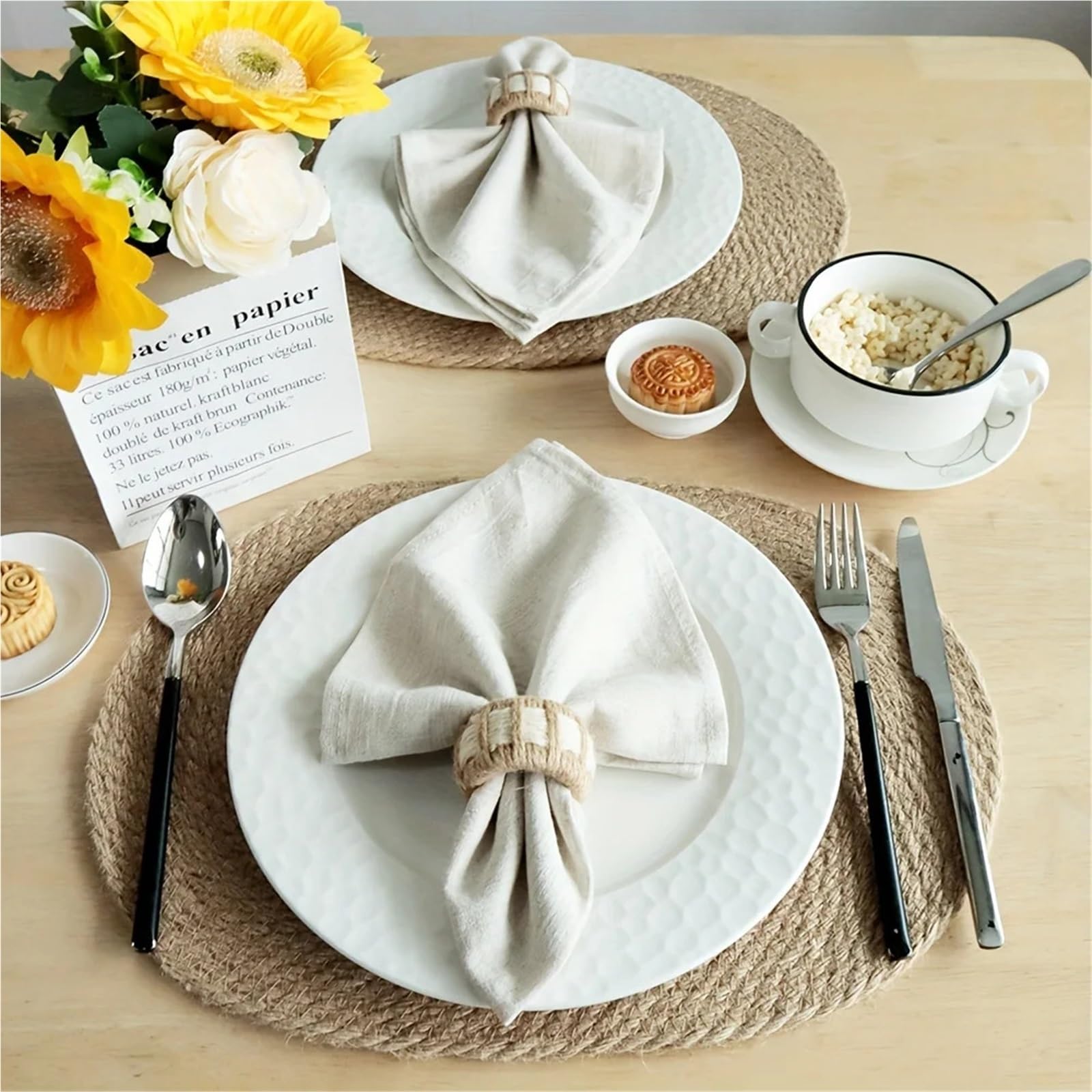 Lot de 16 ronds de serviette tissés en matériau naturel fait à la main en toile de jute pour décoration de salle à manger