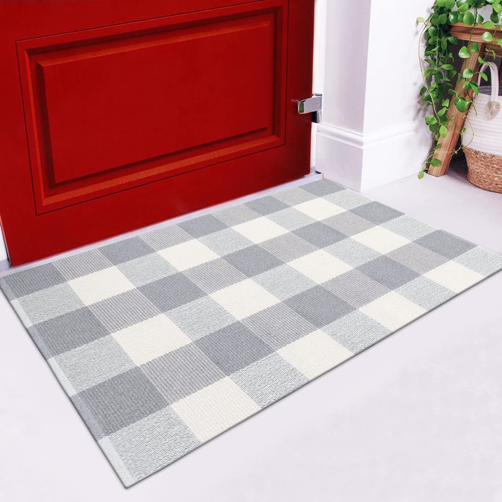 LEEVANBuffalo Plaid Outdoor Rug Doormat 2x3 ft Layered Door Mat Outdoor Cotton Checkered Front Porch Rug Washable Woven Welcome Mat for Kitchen Farmhouse Bathroom Entryway Throw Carpet,Grey and White