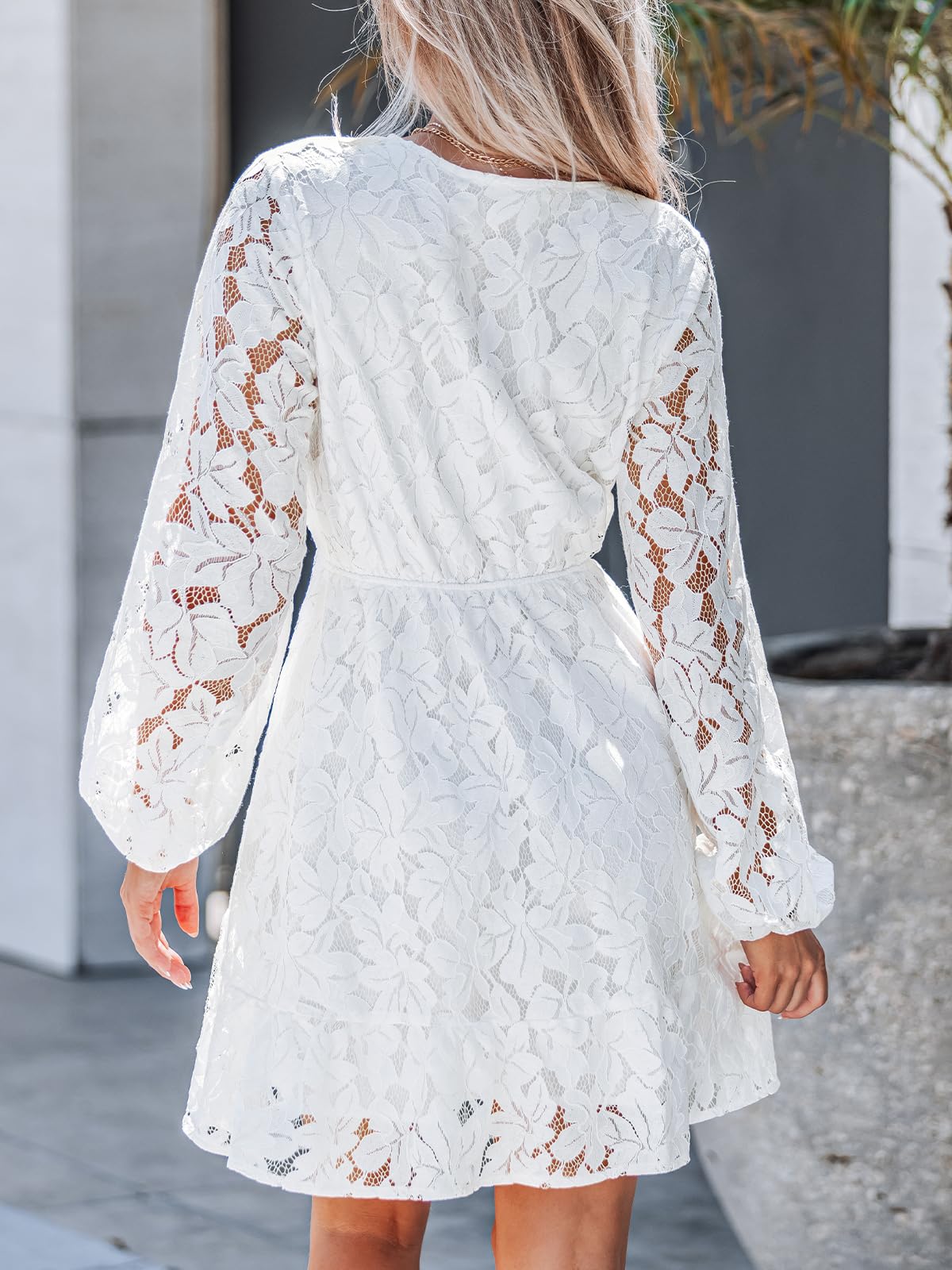 CUPSHE Vestido corto para mujer, de encaje, manga larga campesina, elegante para invitadas de boda, mangas campesinas, cuello en V, vestidos de fiesta