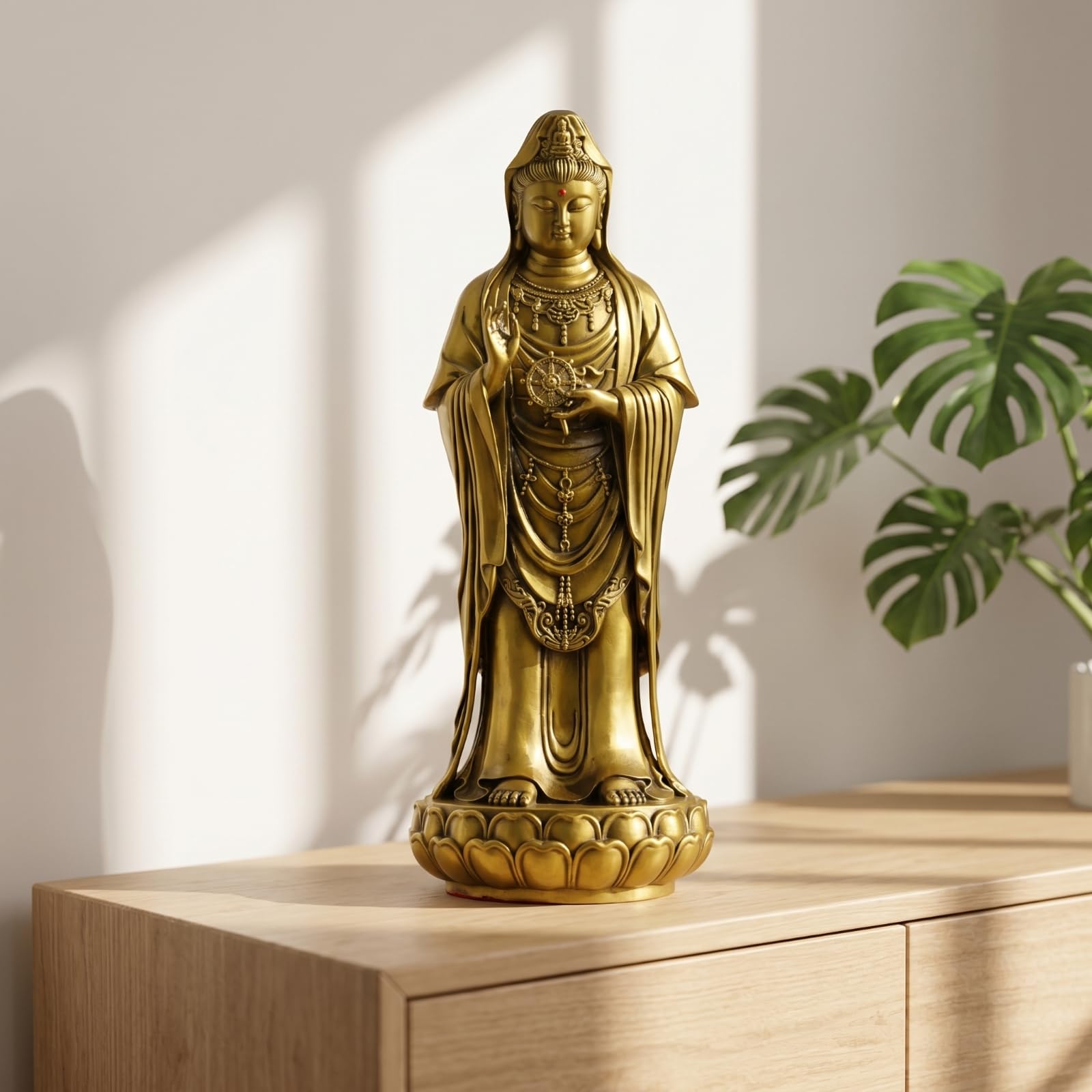 Estatua de Latón Figura Deidad Escultura Guanyin Imagen Buda Pulida con Pedestal Trabajado Adecuada para Altar Personal Oración Meditación Decoración Tradicional del Hogar, 28cm