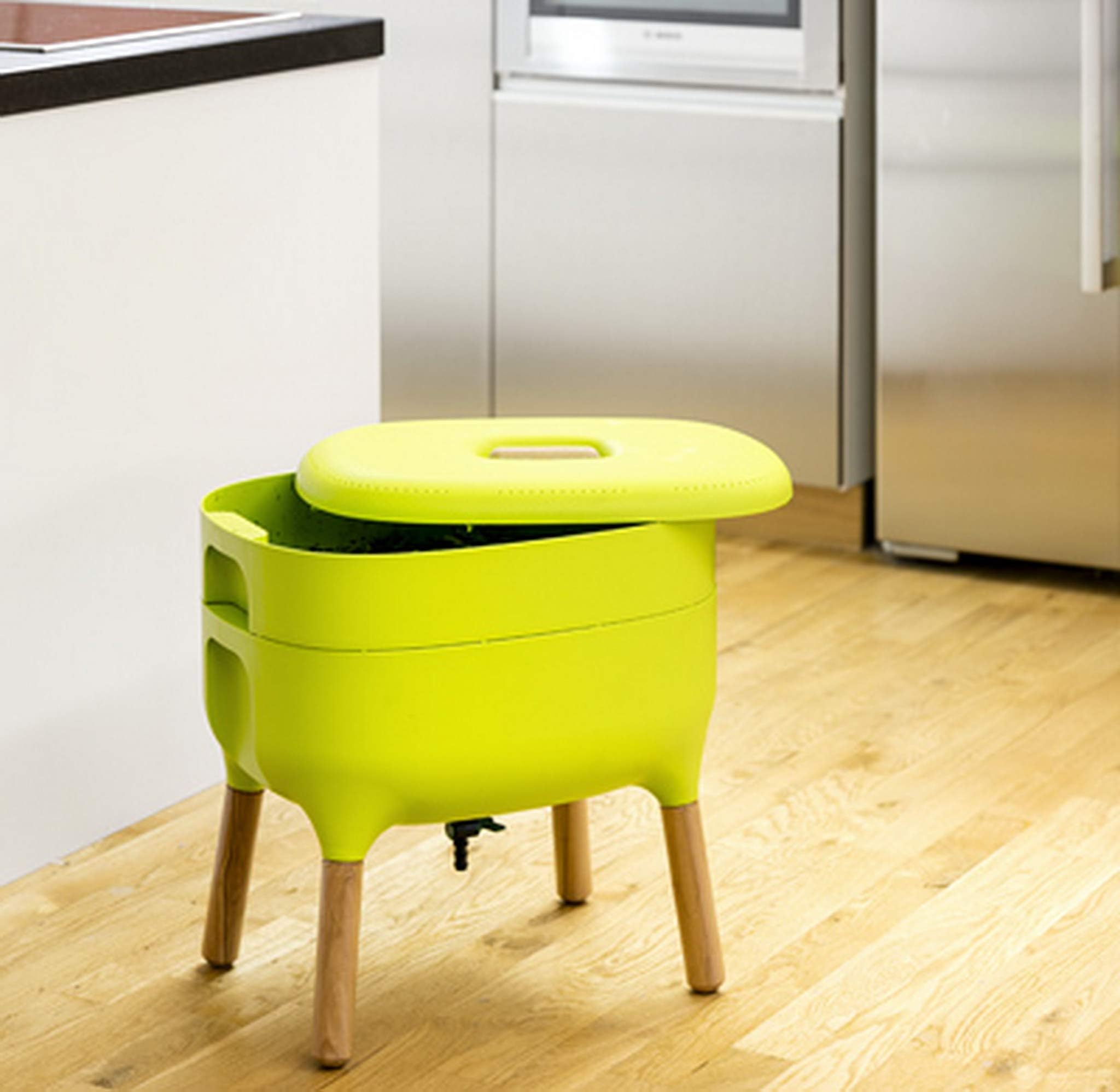 Alfresco Home 614-1705 Urbalive w/FSC Hardwood Legs-Green Worm Farm