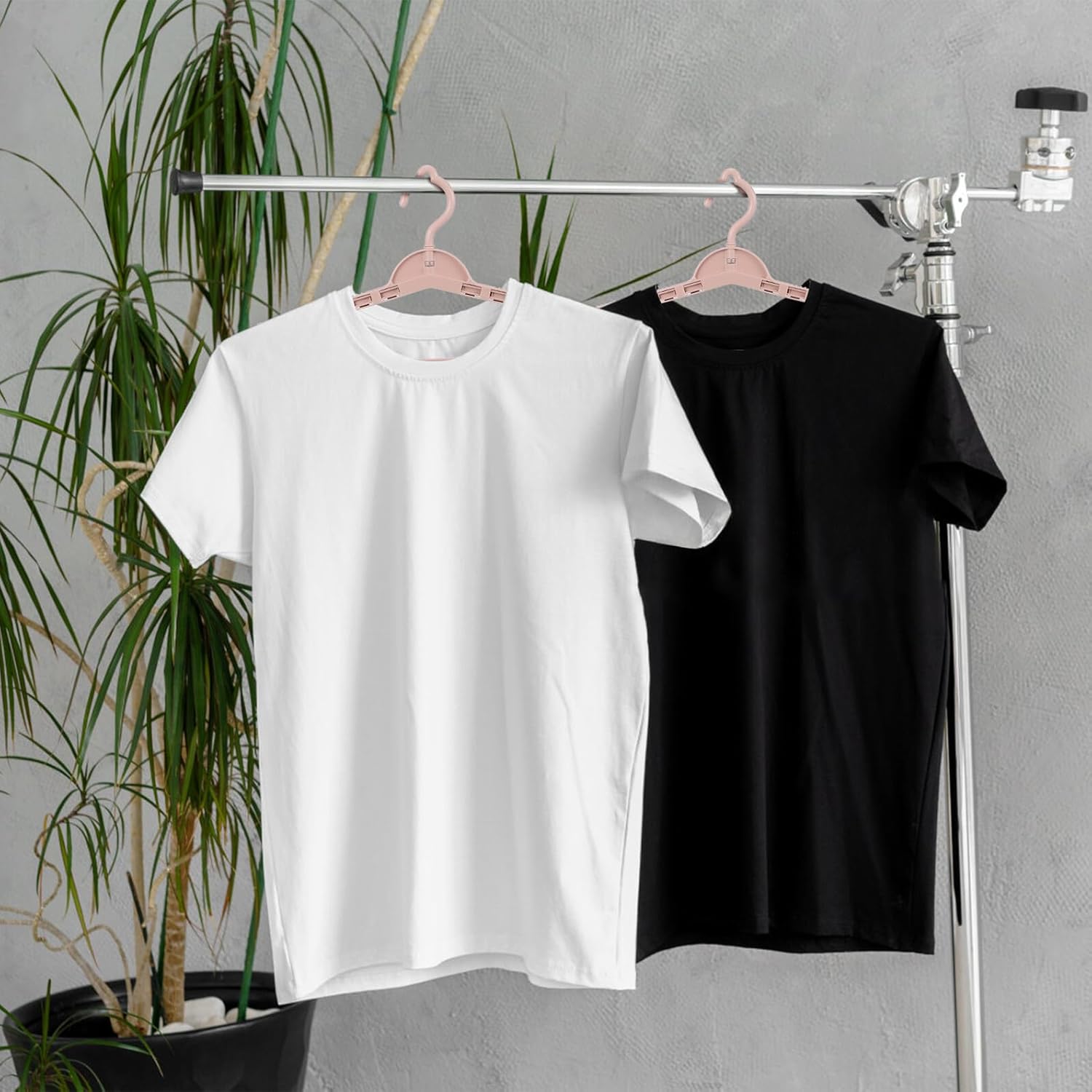 8pcs Retractable Folding Clothes Hangers Multi-Function Wide Coat and Suit Hangers for Men and Women Space-Saving Closet Organizer Pink