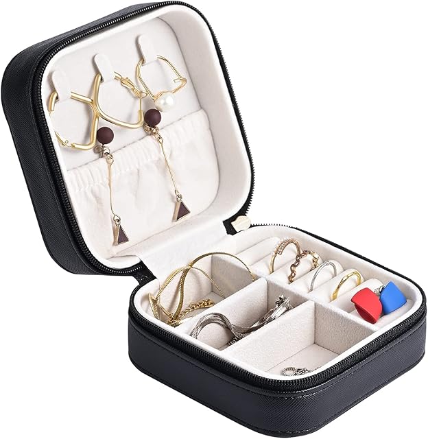 SANQIANWAN Luxury Travel Jewelry Box Women Small Jewelry Box Faux Leather Jewelry Box PU Jewelry Storage Jewelry Box to Store Ring Bracelet Earring Necklace (Black)