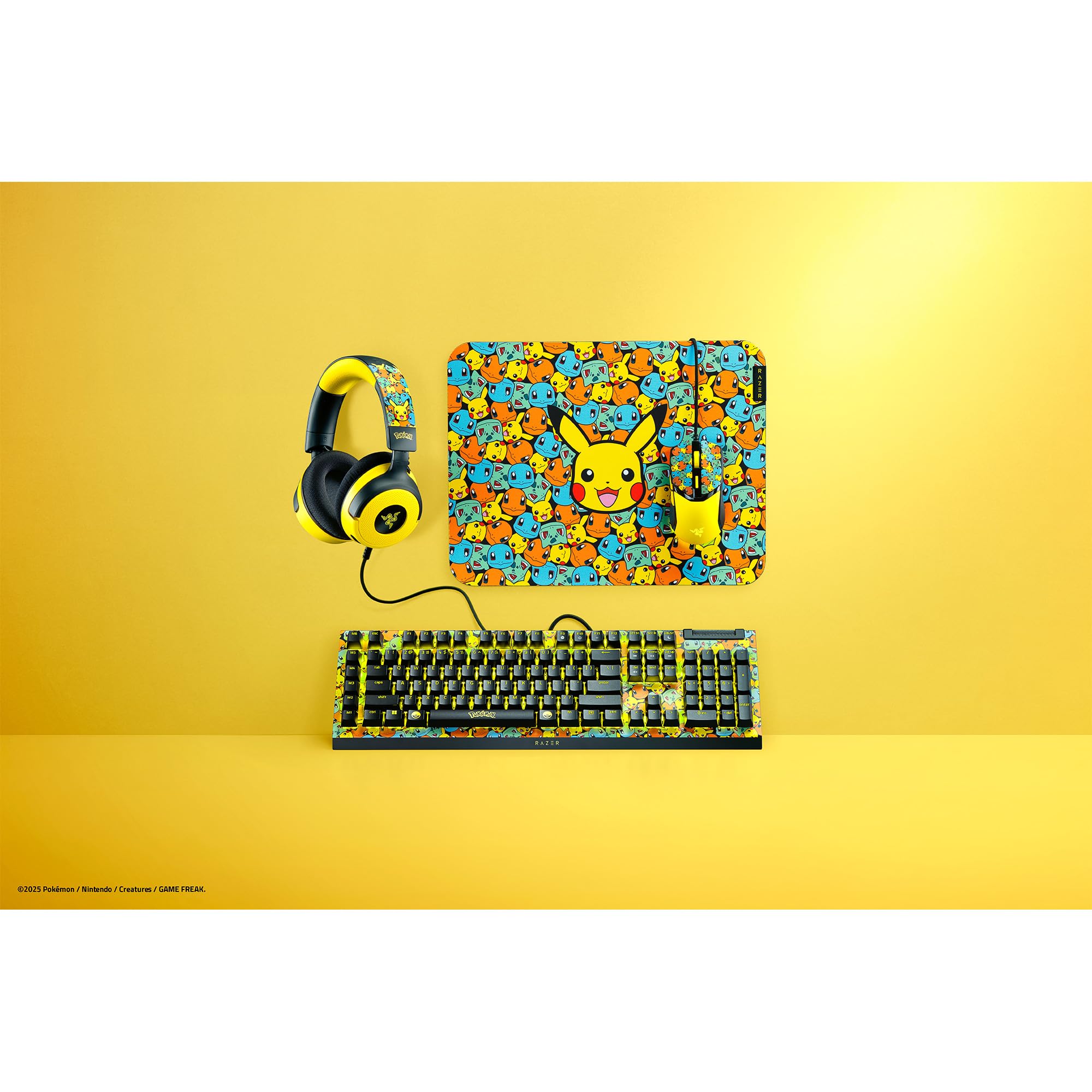 Razer Cobra Pokémon Edition - lekka przewodowa mysz do gier - czujnik 8500 DPI - 58 g - optyczne przełączniki myszy 3th generacji - podświetlenie Chroma - kabel Speedflex | Pokémon Kanto