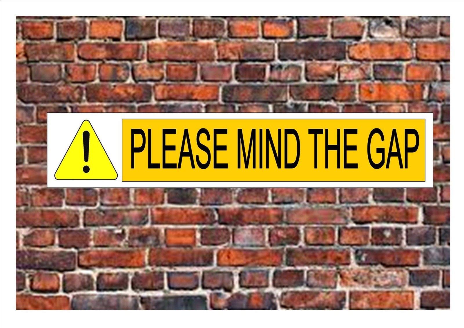 Biopracess Railway Reproduction Metal Sign Station Sign Train Sign MIND THE GAP Tube train Metal Signs 40x10 cm