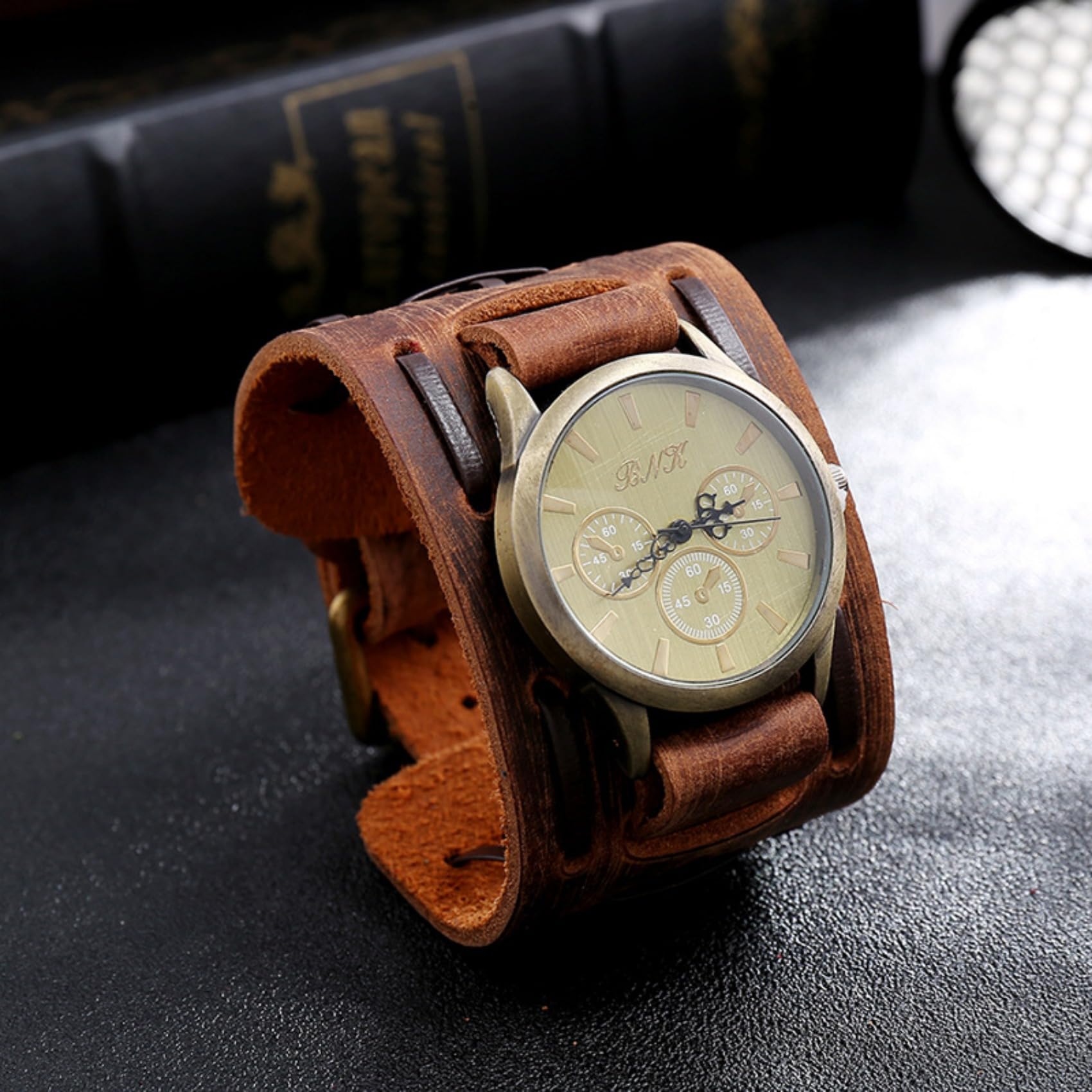 Orologio da uomo, orologio casual da uomo, orologio retrò in pelle di vacchetta invecchiata, stile punk largo cinturino in pelle orologio al quarzo per uomo