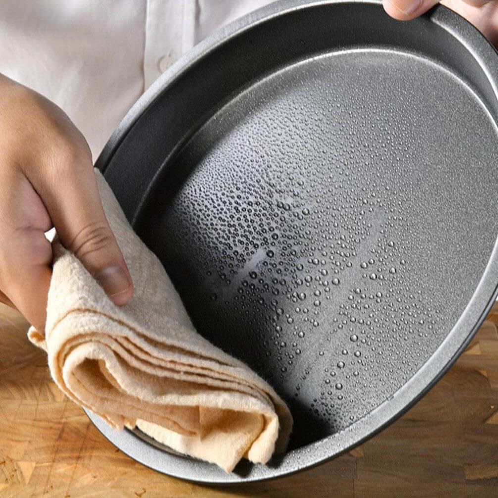 Alipis 9.05 Inch Round Nonstick Pizza Pan Heavy Duty Carbon Steel Bakeware for Baking Pizza Cake and More Restaurant Kitchen Use - Image 7