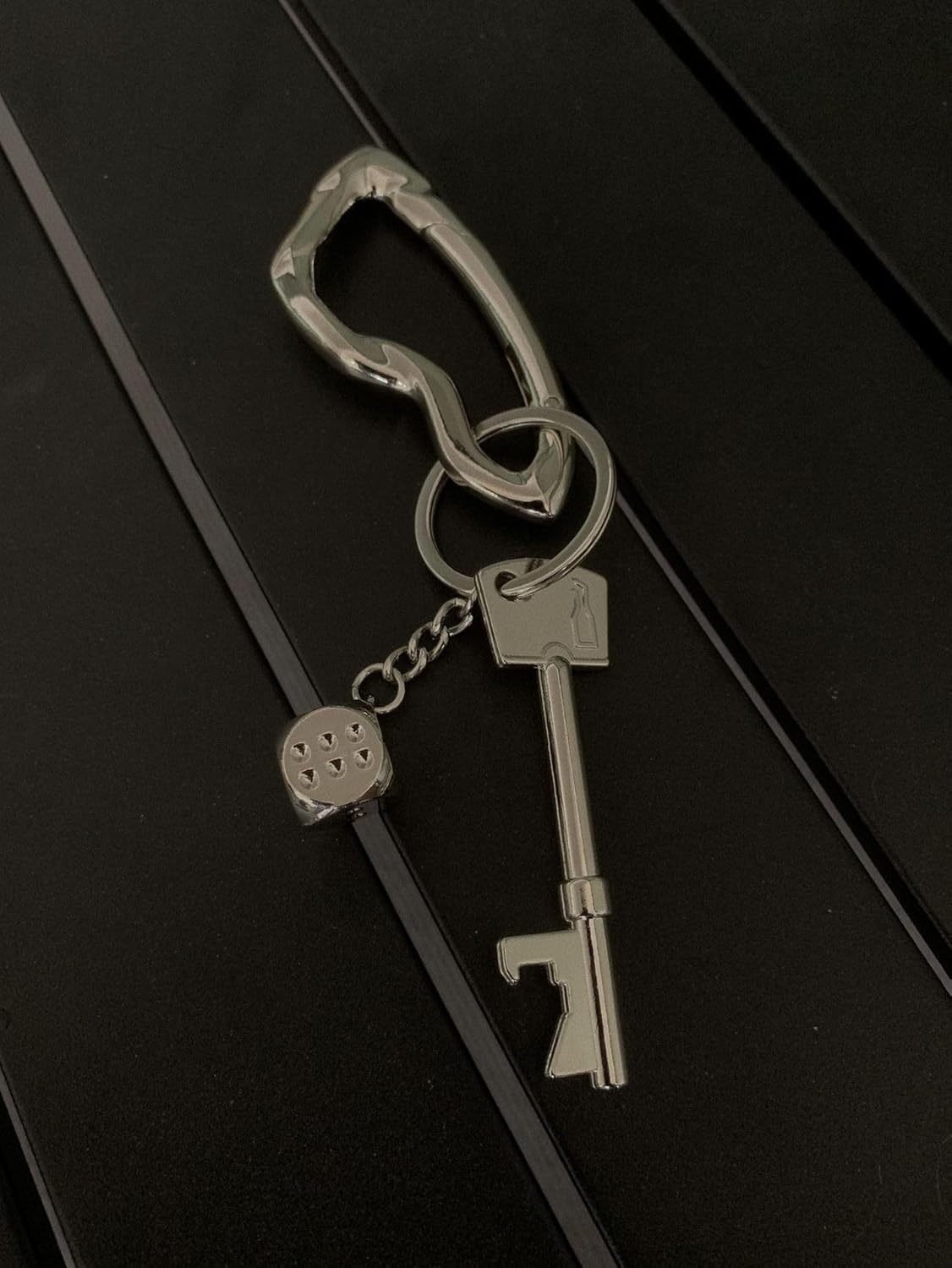 Irregular Carabiner Keychain Cute Y2K Cool Key Rings Clips for Keys Purse Handbag Backpack Accessories - Image 5