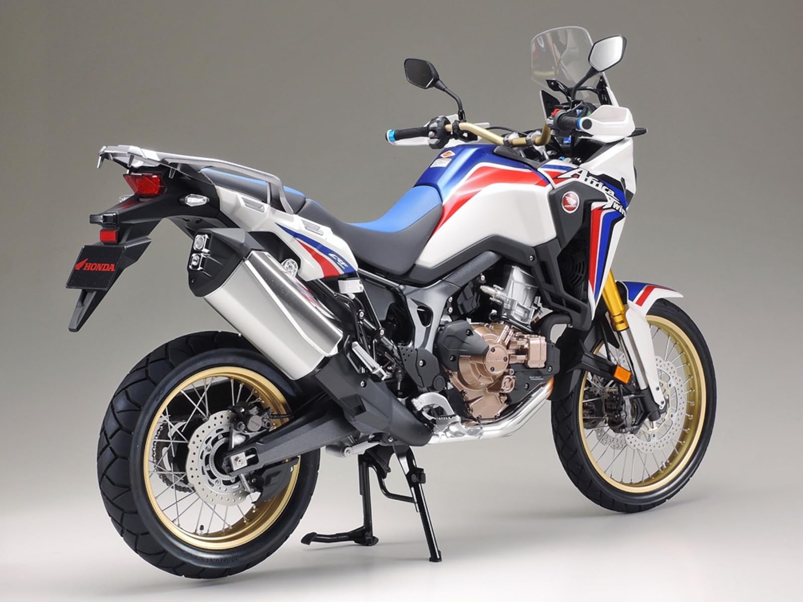 TAMIYA 1:6 Honda CRF 1000L Africa Twin Enduro - modelkit, Kit de plástico, Kit para Montar, réplica Detallada, sin Pintar