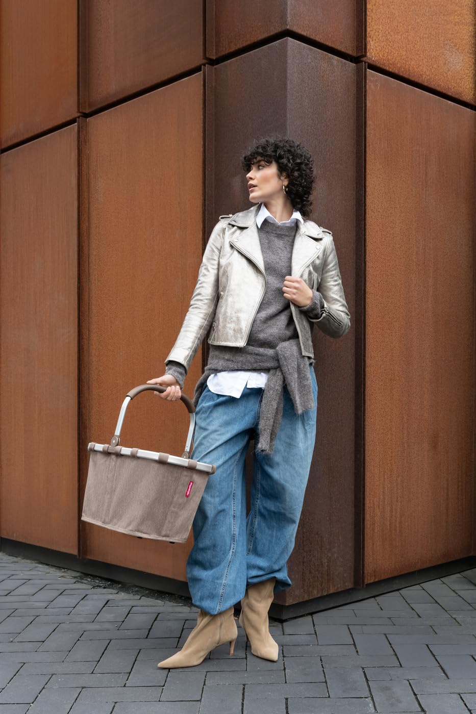 reisenthel Carrybag – Robusto cestino per la spesa con ampio spazio e pratica tasca interna – Design elegante e impermeabile, A spina di pesce moka, casual ed elegante