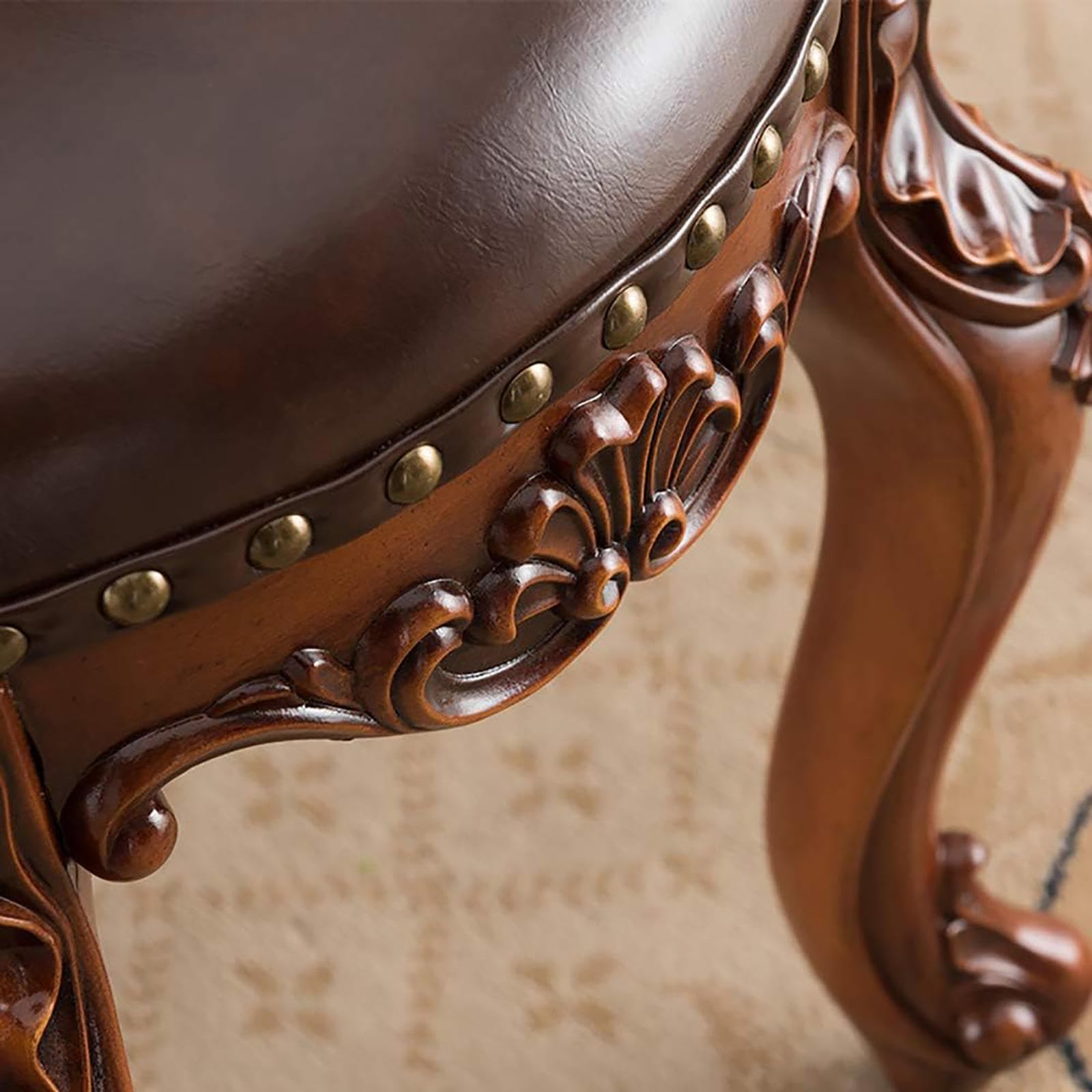 JIOWEUOE Poggiapiedi rotondo in pelle, stile medievale, con cuscini; sgabello in pelle; sgabello per camera da letto in rovere massiccio con quattro gambe in legno; sgabello decorativo in stile
