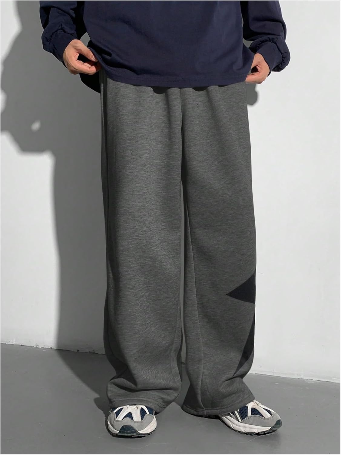 SHENHE Boy's Baggy Sweatpants Wide Leg Star Graphic Drawstring Athletic Workout Pants Trousers - Image 2