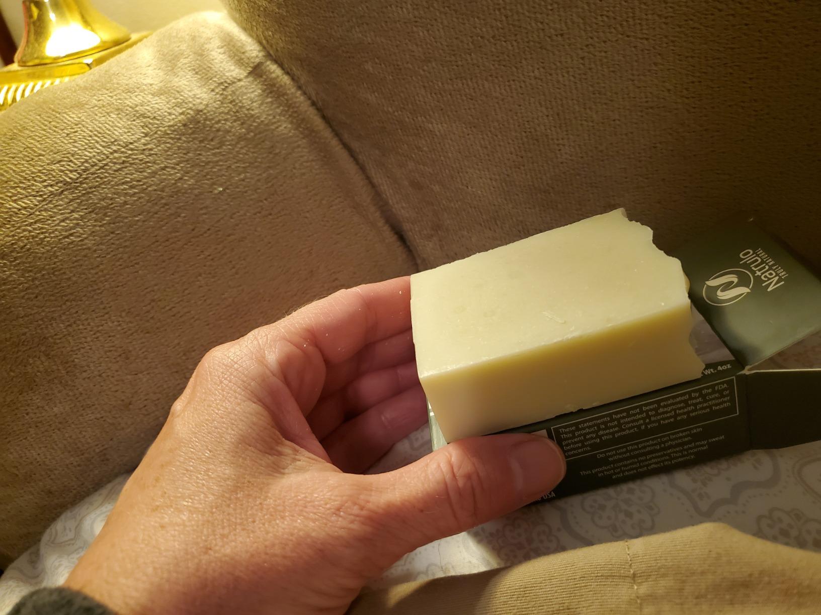 Natrulo Poison Ivy Soap Bar with Jewelweed - Soothing, Healing Natural Itch Relief Herbal Treatment Home Remedy - Relieves Itchy Irritated Skin Affected by Poison Ivy/Oak/Sumac, Bites, Razor Burn, Ringworm