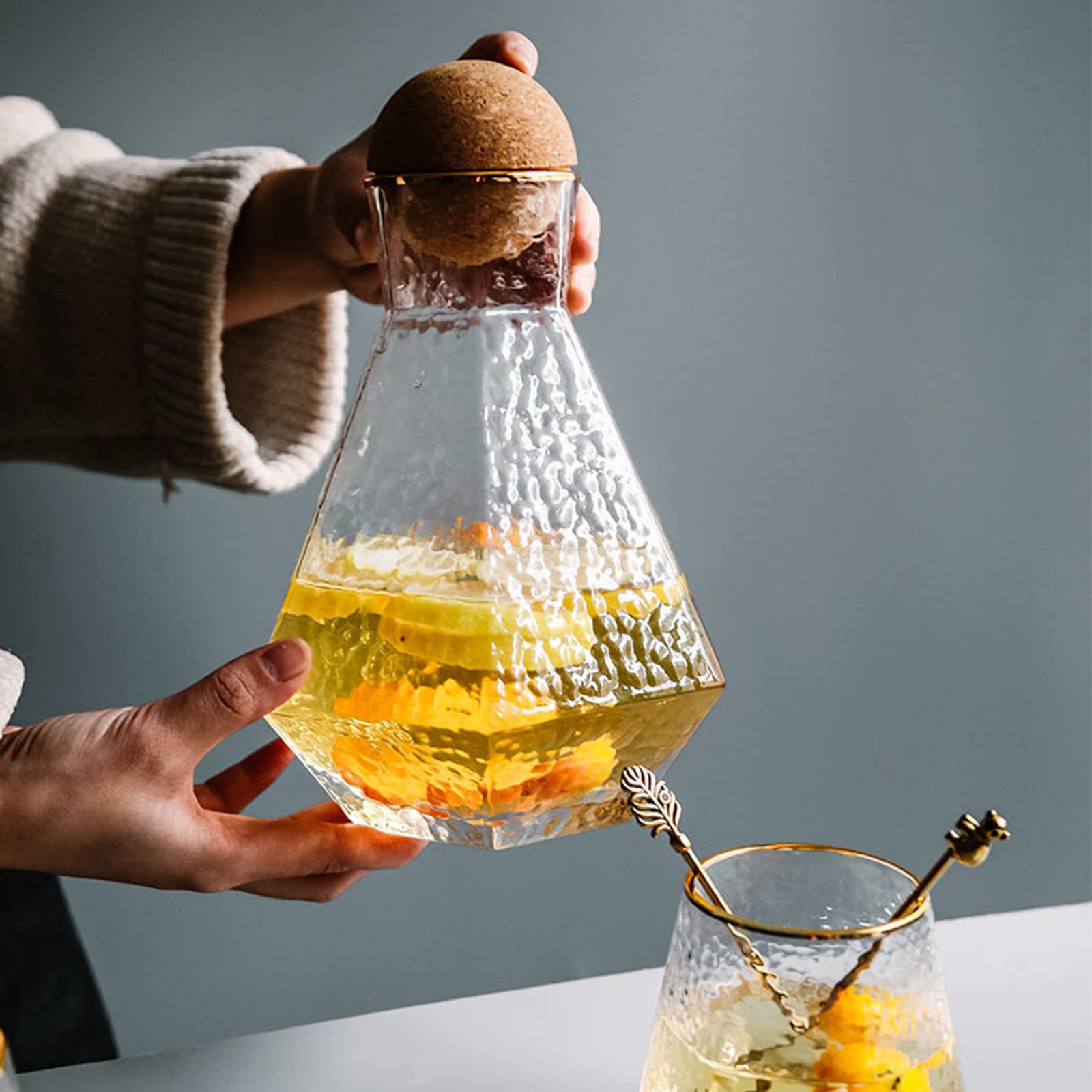 Set di caraffa d'acqua e vetro da comodino per letto con brocca in vetro [bianco] caraffa con tazza di vetro trasparente notte