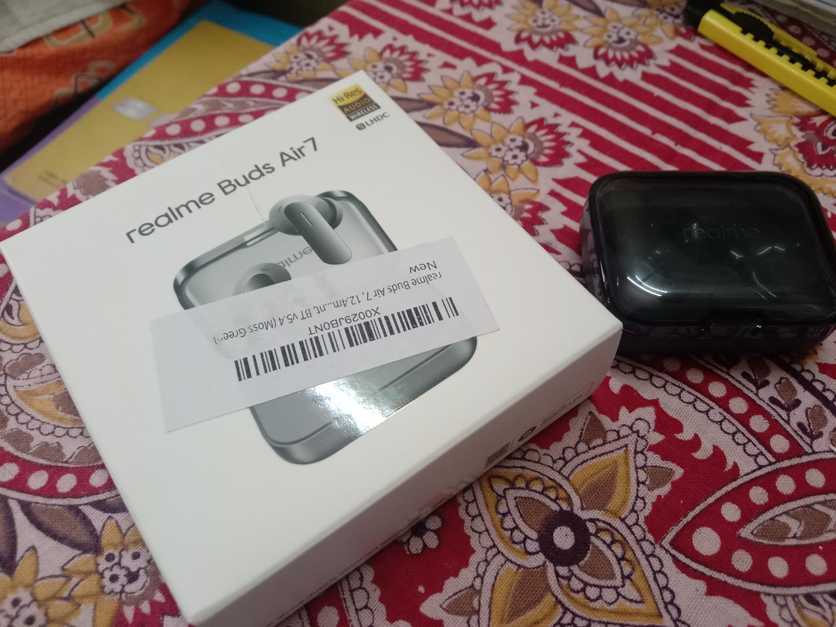 Écouteurs Realme Buds Air7 - Annulation Bruit 52dB, 52h Autonomie, Bluetooth 5.4 - Or - 4
