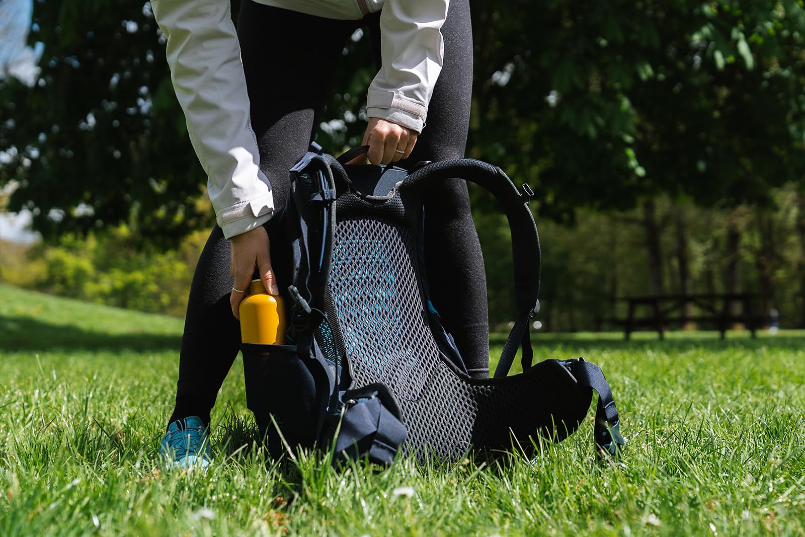 Gregory Vaporspan - Jade LT 25 - Sac à dos de randonnée pour femme, 53 cm, 25L, 1.03 KG, Ceinture abdominale réglable, compatible avec système d’hydratation, Vert (Artichoke Green)