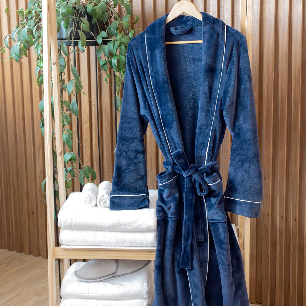 Camesa Roupão Neo Velour Flannel Aveludado 220g/m2 Tamanho P – Marinho em promoção! Veja a oferta e mais achadinhos de Moda íntima 4 Hoje é o melhor dia para comprar Camesa Roupão Neo Velour Flannel Aveludado 220g/m2 Tamanho P – Marinho com aquele preço maroto! Promoção! Aproveite a oferta! 4