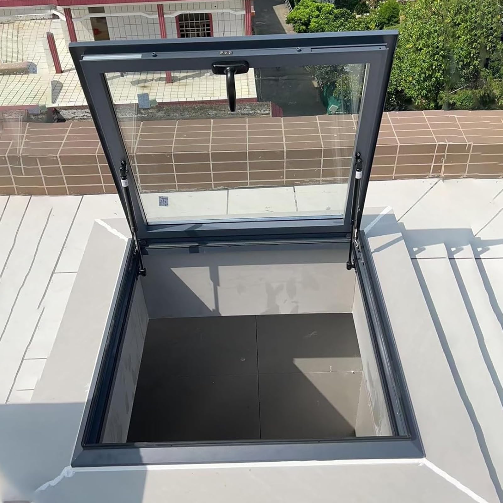 Manual Operable Multi-Angle Roof Window for Attics Aluminum Alloy Frame + Tempered Glass Skylight Hatch Cover Size 55x60cm (2 inches) - Perfect for Attic Spaces