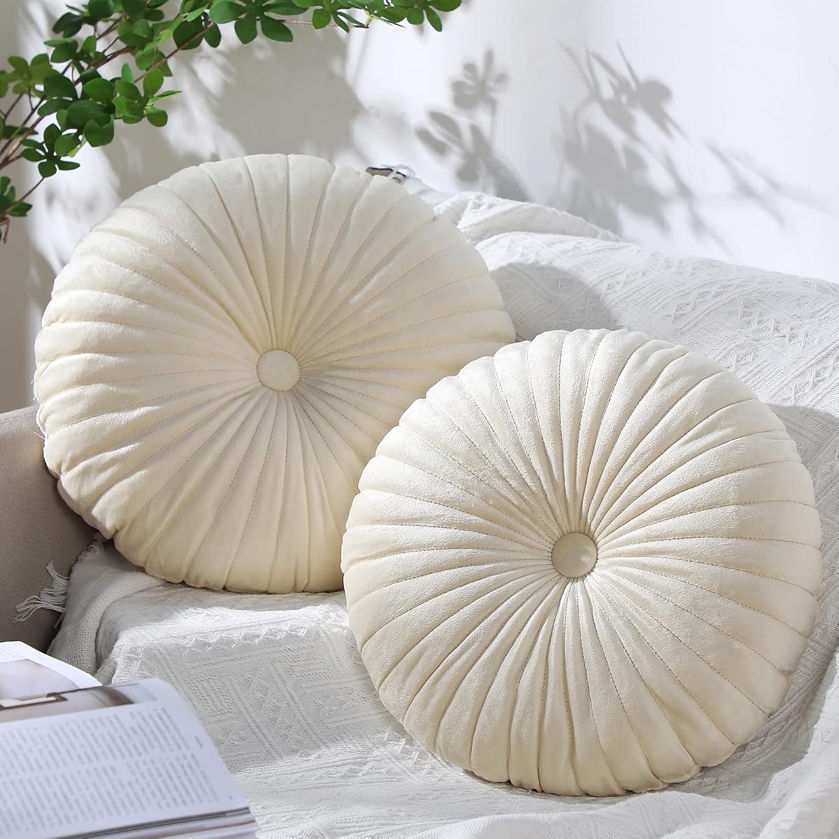 Namalu 2 almohadas redondas de 13.8 pulgadas decorativas redondas de terciopelo para el suelo, almohadas de calabaza con botón central para decoración del hogar de Acción de Gracias, sala de estar, sofá, cama, silla (crema)
