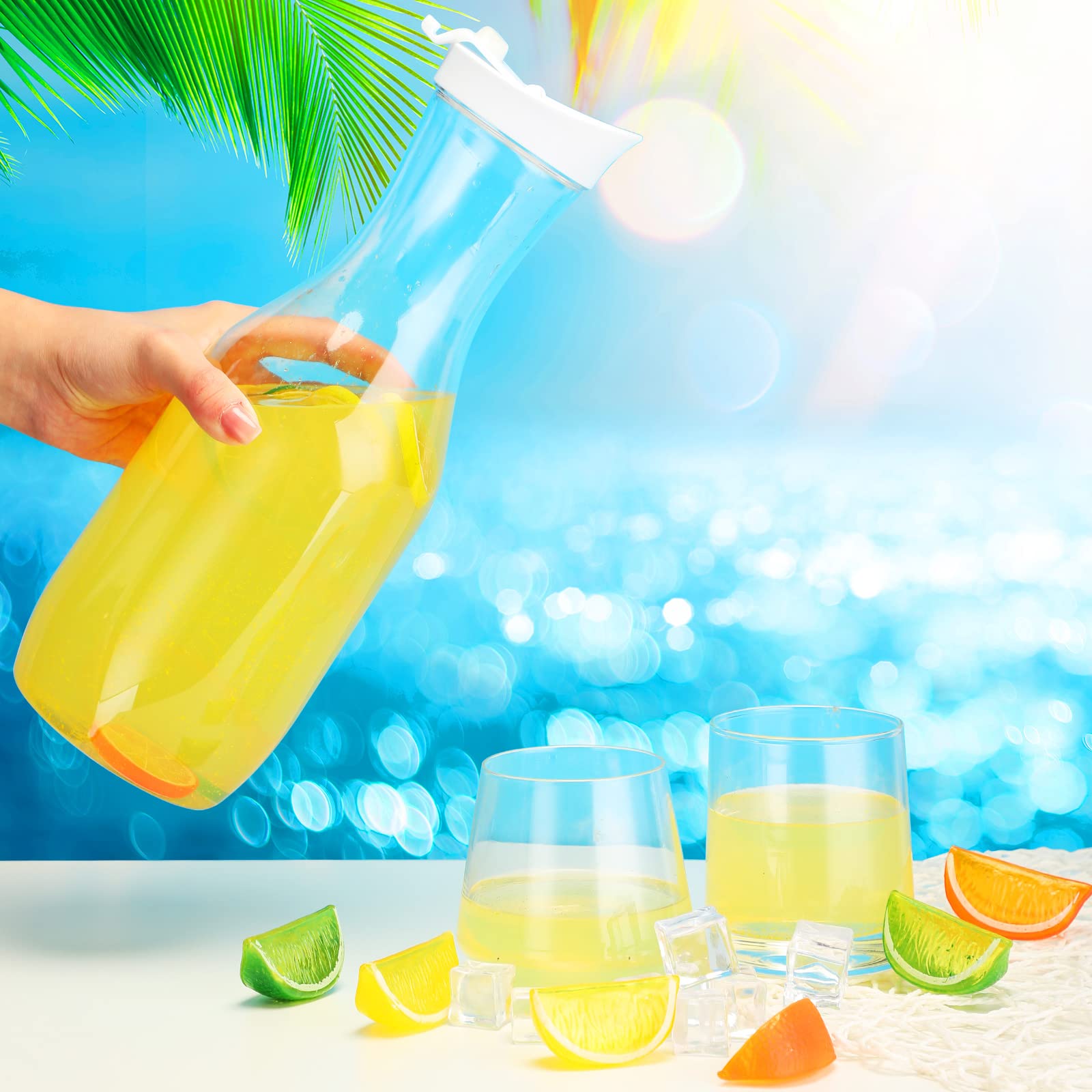 Skylety Transparente Wasserkaraffe mit Klappdeckel, Kunststoff, Saftbehälter, Mimose, Barzubehör, Getränkekrug für Wasser, Saft, Eistee, Milch, Limonade und andere Getränke, Weiß, 16 Stück