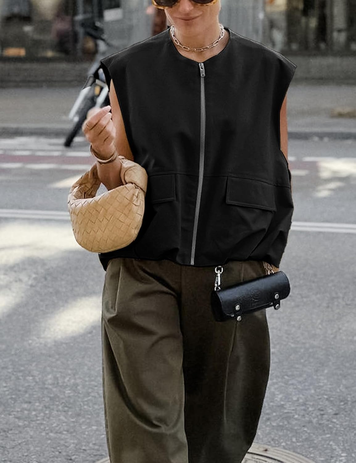 PAODIKUAI Women's Casual Zip Up Vest Cargo Ruched Hem Lightweight Sleeveless Blazer Oversized Jackets Top with Pockets - Image 3