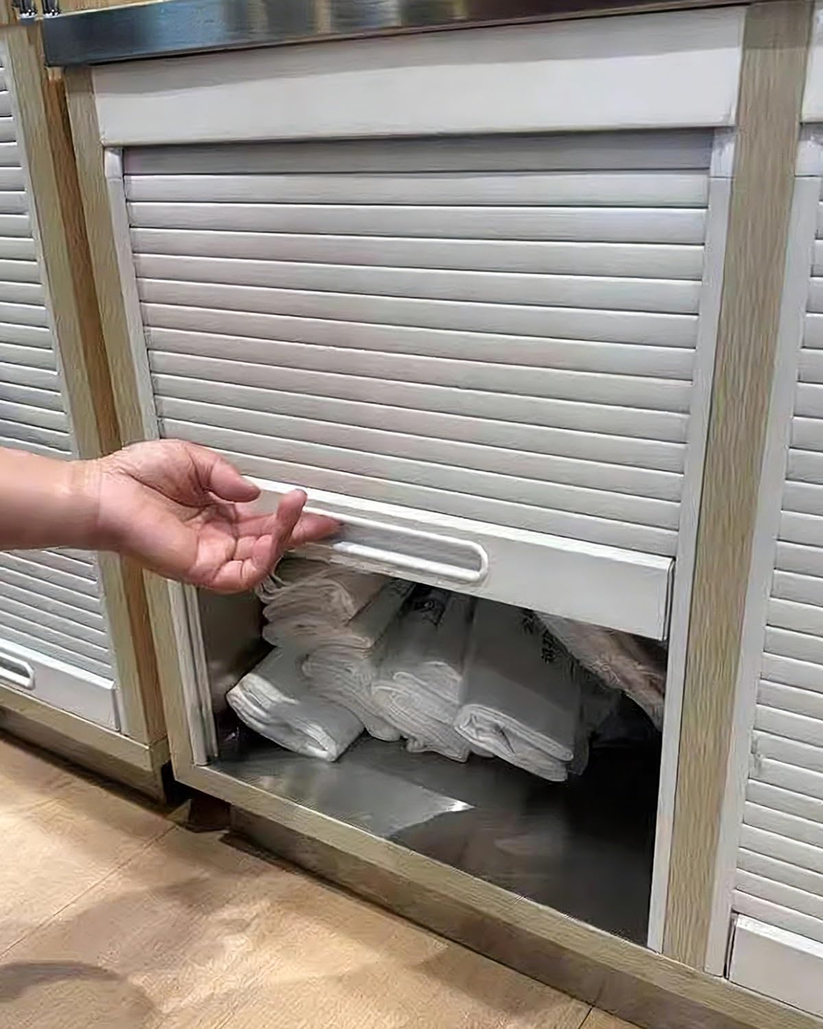 Porte Accordéon Interieur Porte d'Écran Enroulable avec Rail et Poignées, Portes Tambour Souples à Rabattement pour Comptoirs Fourgon Aménagé Grange Cuisine Gain de Place(23x24in/58x61cm)