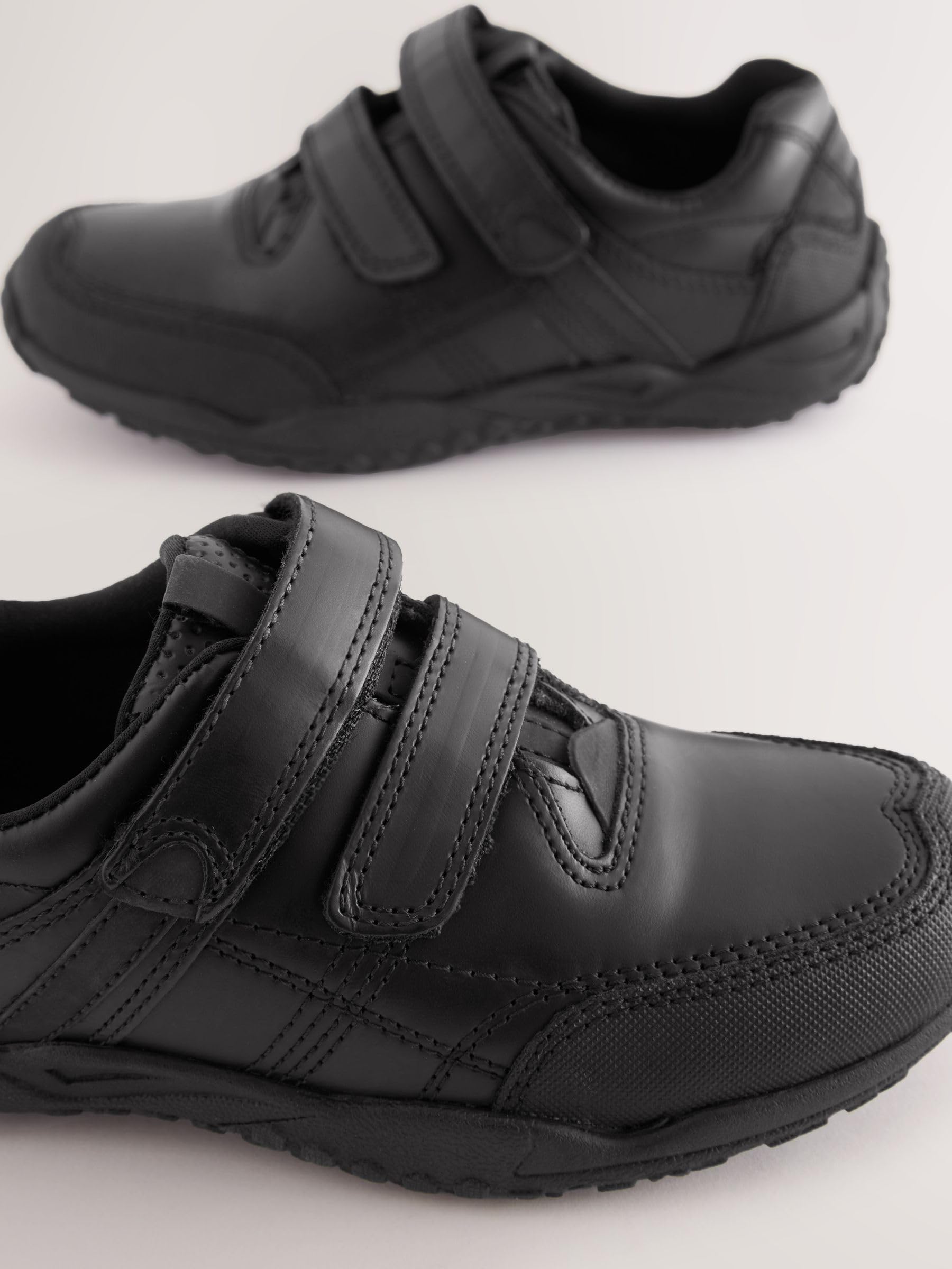 NEXT Niños Zapatos Escolares de Cuero con Cierre con un Toque