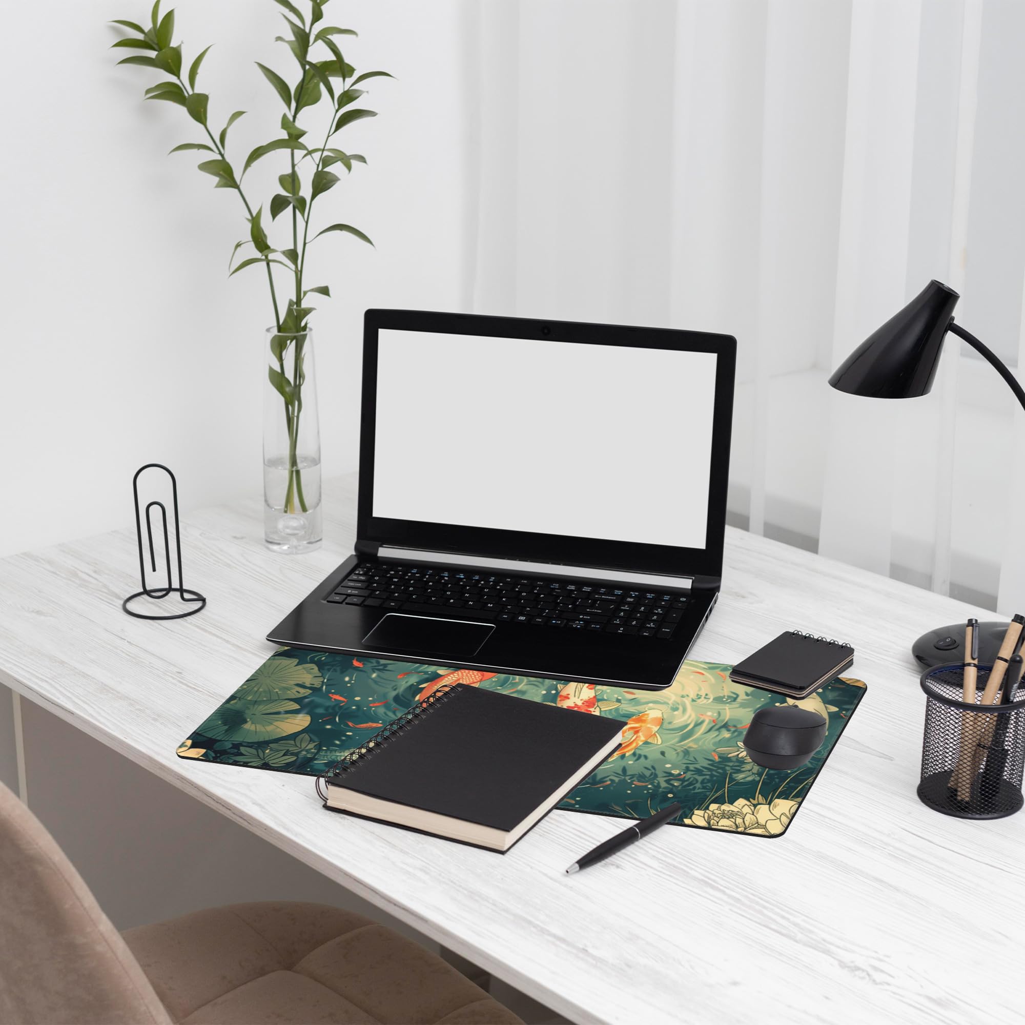 Alfombrilla de mouse grande extendida para juegos con diseño de estanque japonés, Lotus Koi, XXL, para teclado y mouse, base de goma antideslizante con bordes cosidos para decoración de escritorio de