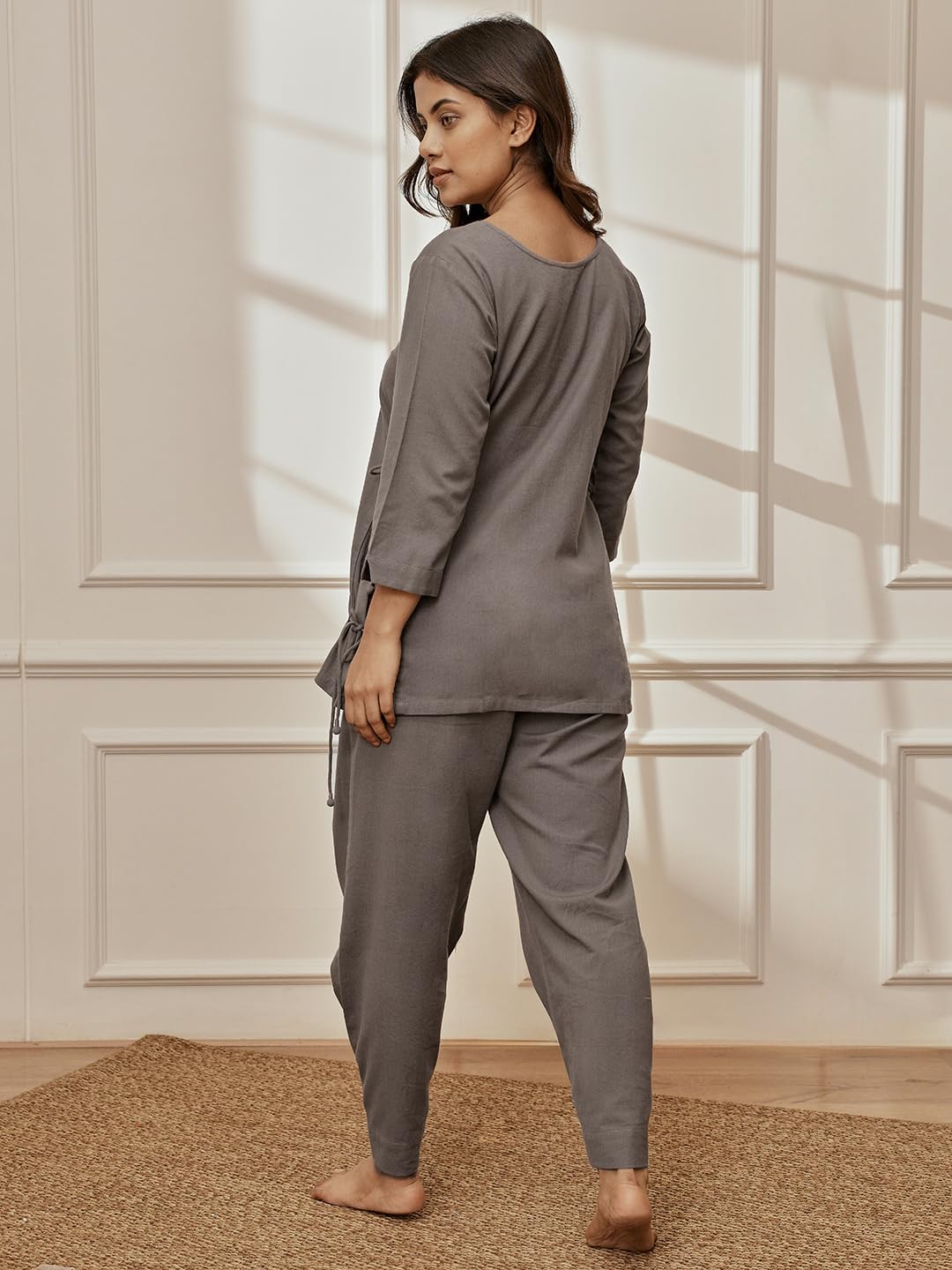 VASTRAMAY Abbigliamento da yoga da donna in cotone e lino, top ricamato con pantaloni dritti abbinati per comfort e stile