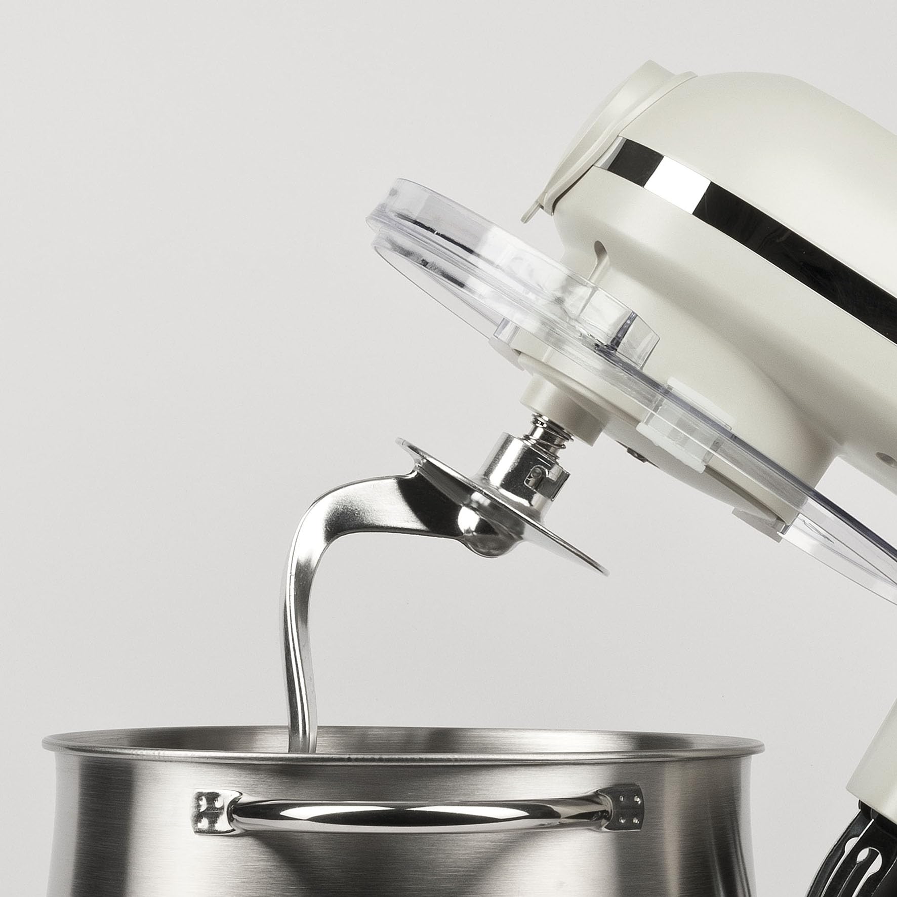 Girmi IM50 Impastatrice Planetaria, 2200W Max, 8 Litri, 6 Velocità, Pulse, Contenitore inox con maniglia, Dispositivo di sicurezza, Accessori inclusi, Panna