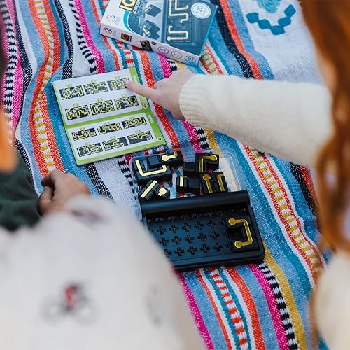 Miniatura 8 de SmartGames IQ Circuit - Juego de viaje portátil con 120 desafíos para adultos de 8 años