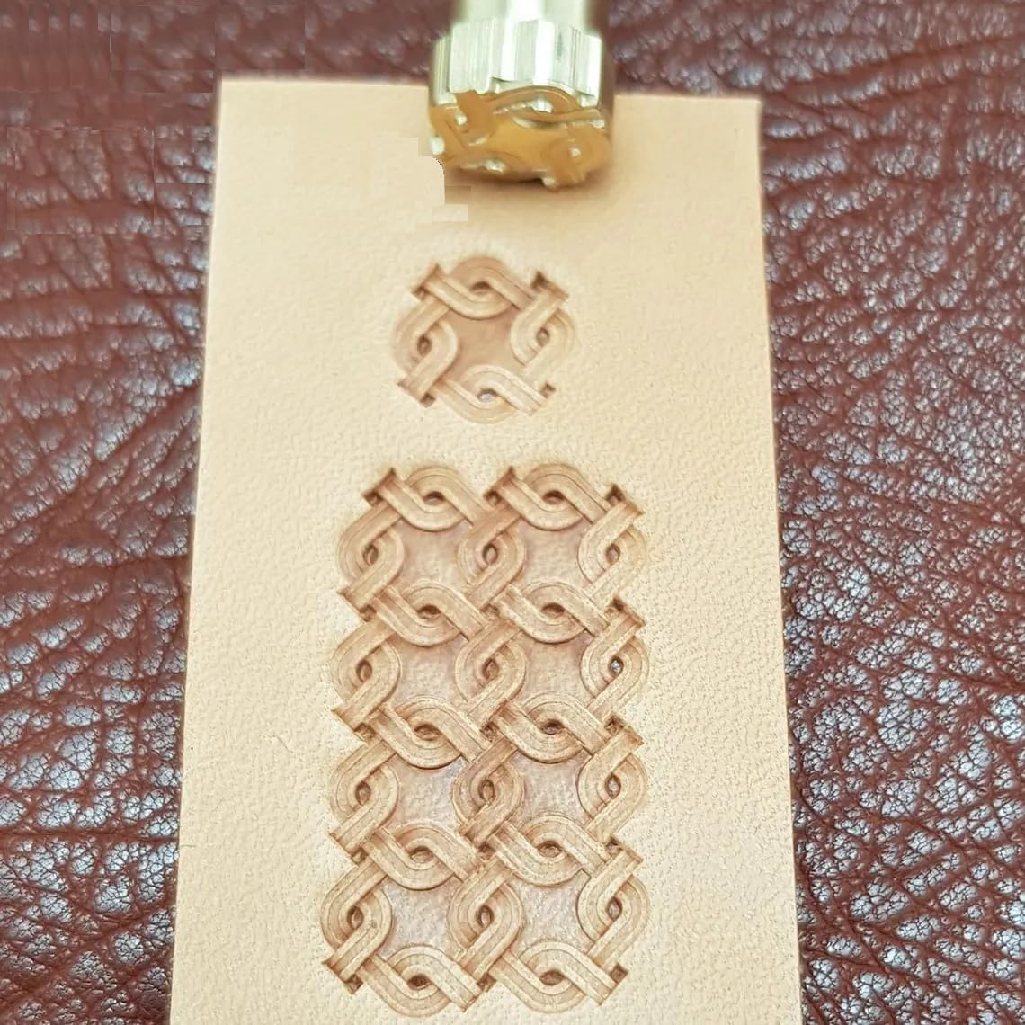 DandS ltd Basket Weave Leather Stamp Tool, Professional Metal Craft Tool for Leatherworking, Embossing, Carving & Stamping Projects (Celtic Knot 0.47 x 0.47 inch 107)