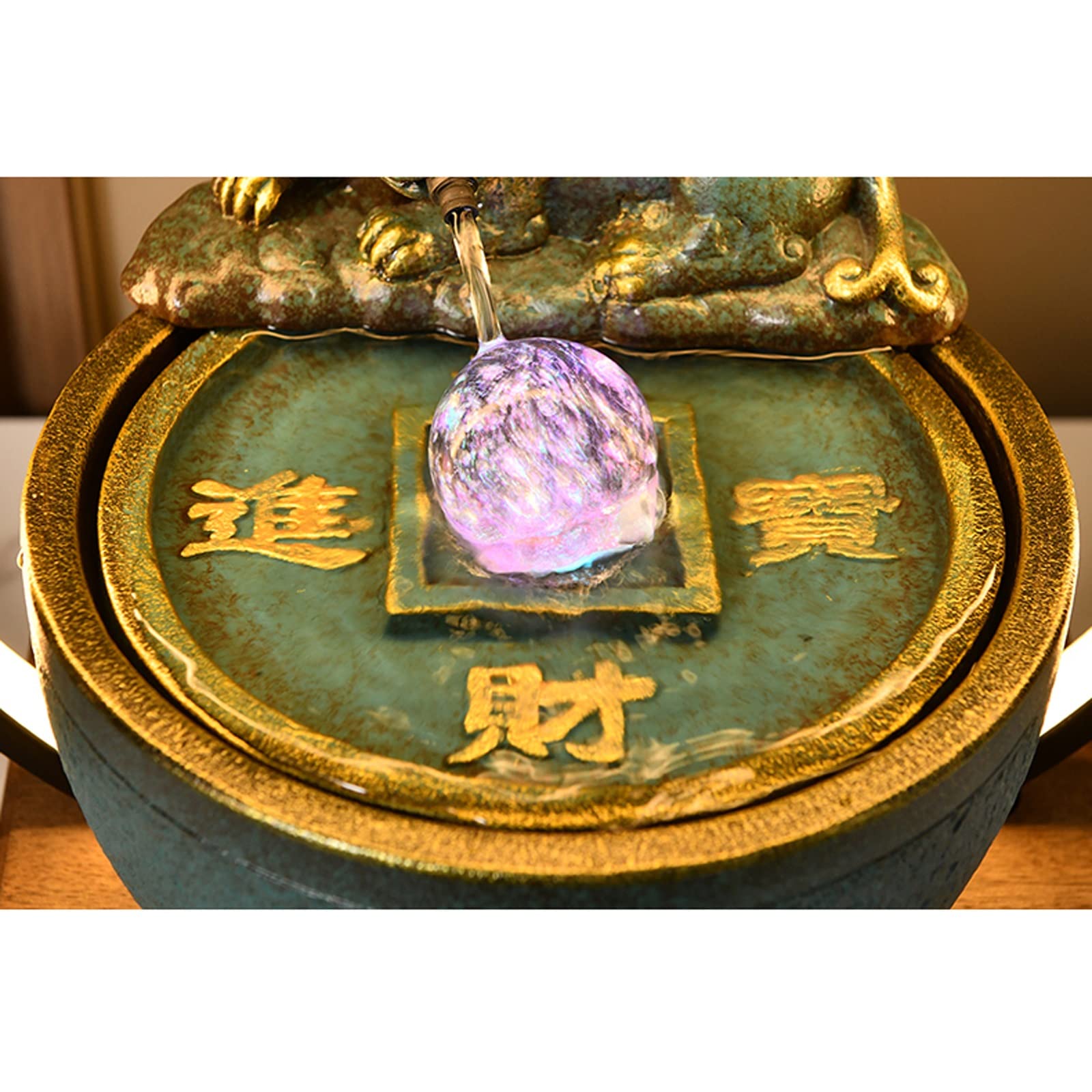 Fuente Interiores China Cerámica Pi Xiu Fuente de agua de mesa con base de madera y luz LED Interior Feng Shui Característica del agua Pequeña luz nocturna for la decoración del hogar de la oficina Fu