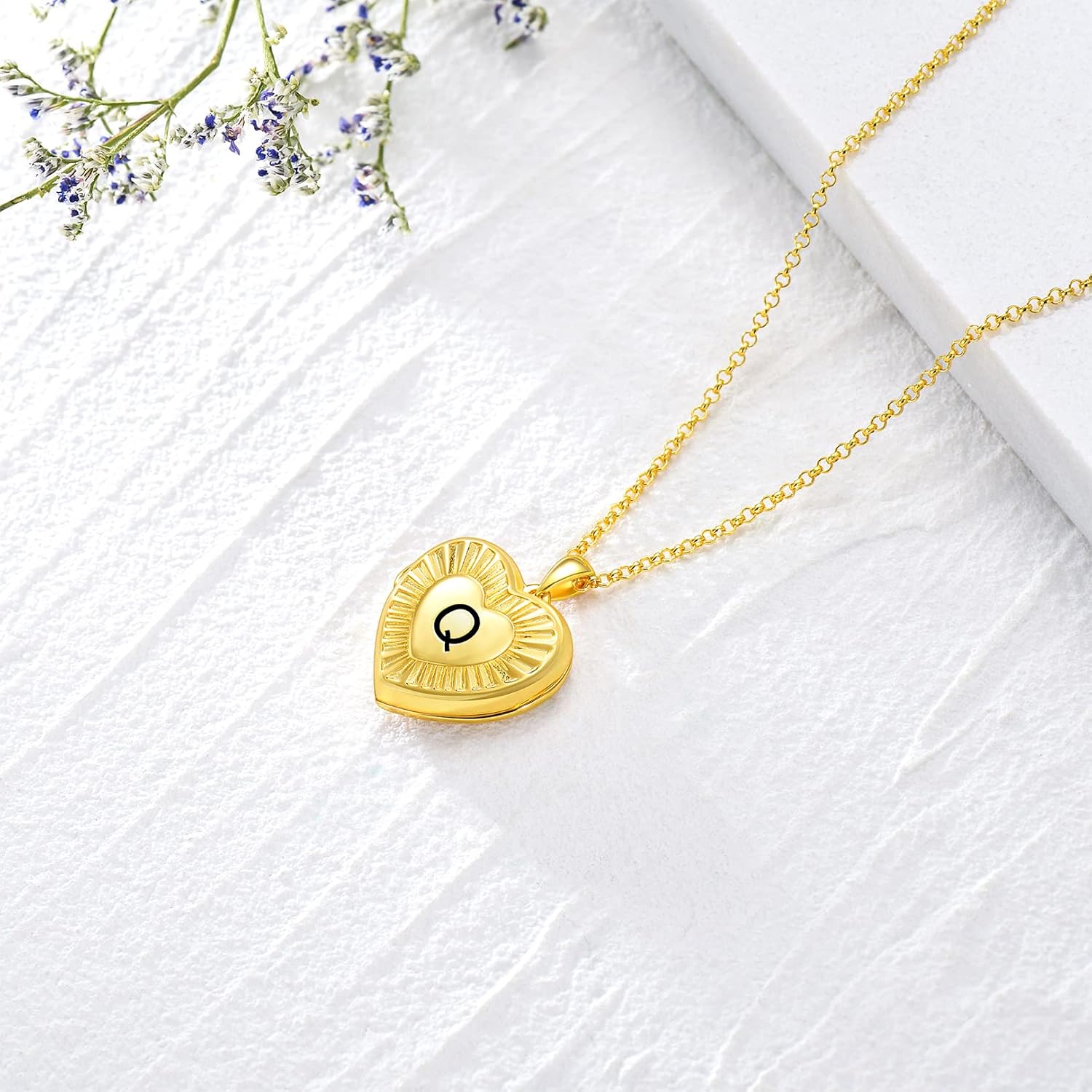 SOULMEET 18ct Gold Plated Silver Radiation Initial Heart Locket Necklace That Holds Pictures Photo Locket Necklace Alphabet Q (Locket only) - Image 4