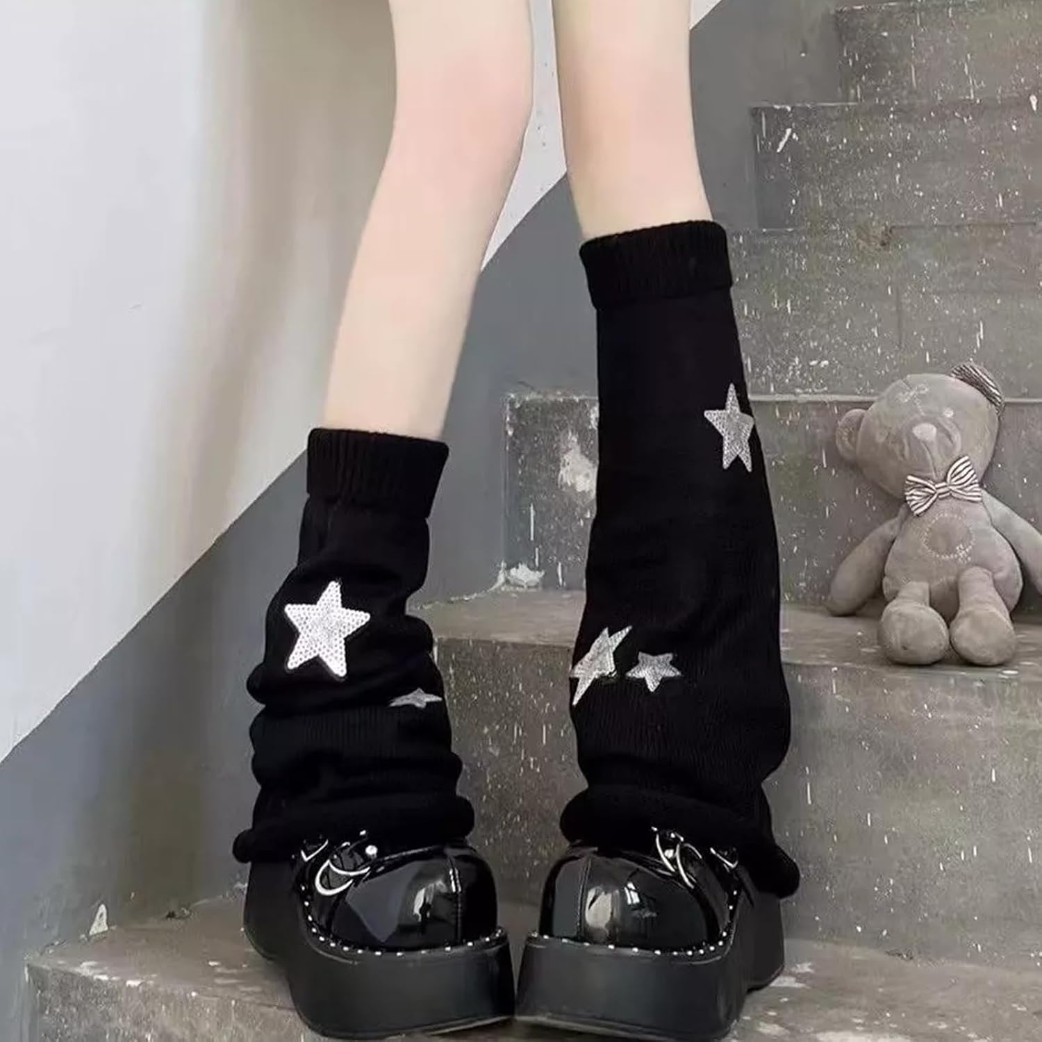2Pcs Black White Leg Warmers for Girls Cute Leg Warmers Y2k Harajuku Knit Star Legwarmer Accessories for Women