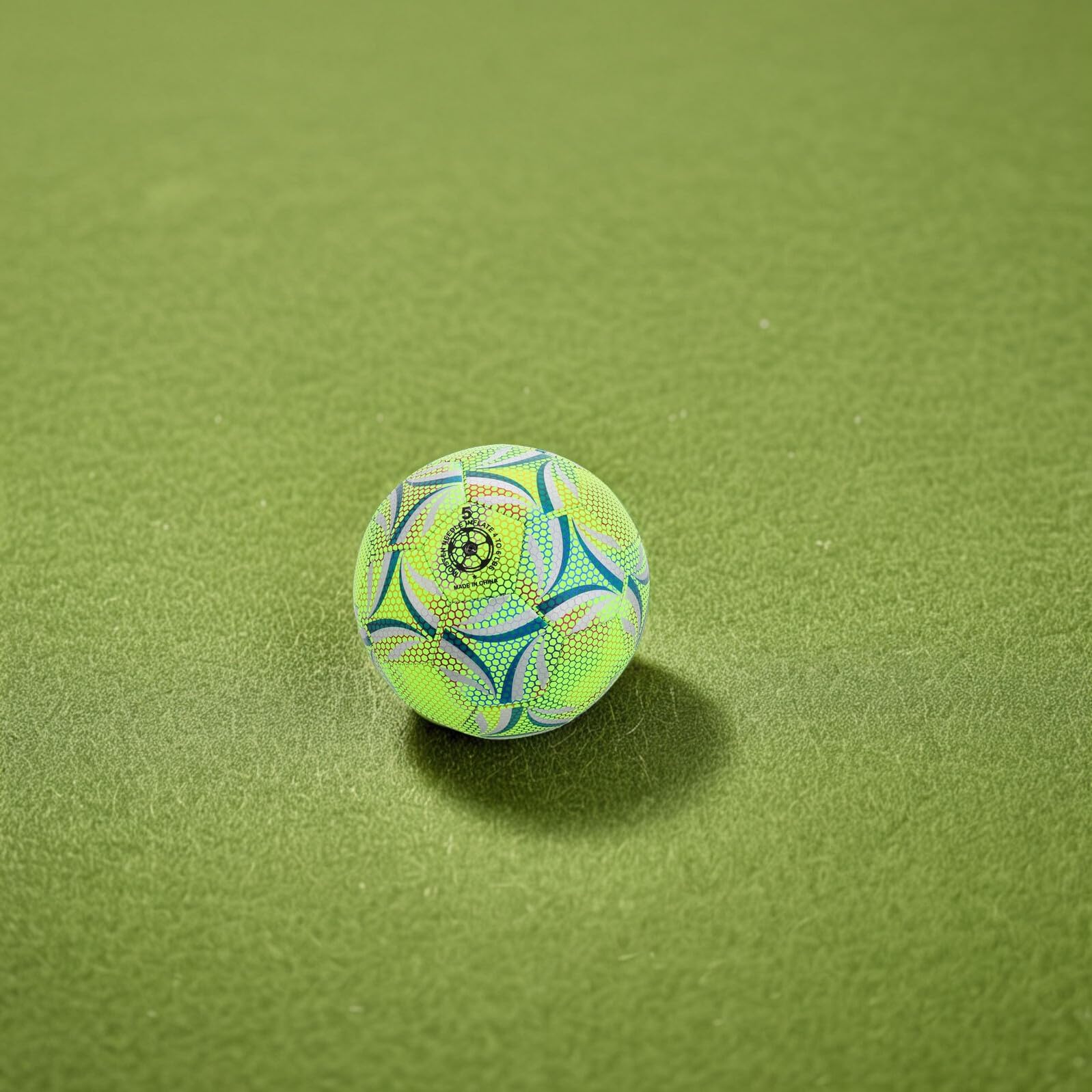 ERINGOGO Balón de Fútbol Nocturno Luminoso para Adultos Estándar Resistente y Visible para Entrenamiento y Seguro Fiestas y Exteriores