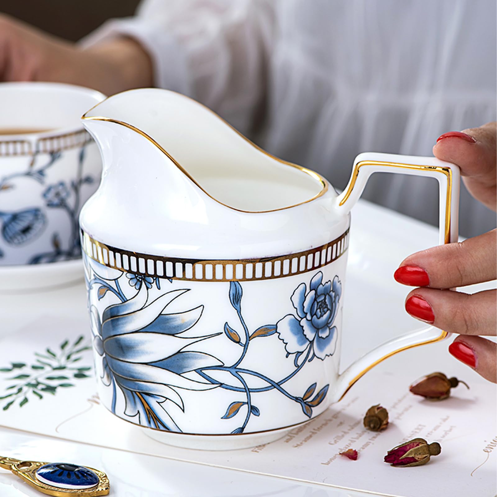FfiMe 10 tazas de porcelana china con bandeja, platillo, juegos de té de cerámica inglesa blanca simples a juego con cucharas y caja de regalo, para decoración de sala de estar, juego de té de la