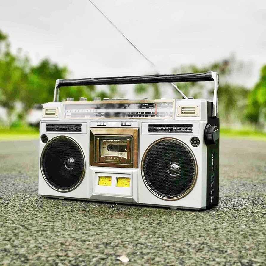 レトロラジカセ カセットテープ・ラジオ機能搭載 Amazon.co.jp: カセットラジカセ、Bluetooth、ヴィンテージ80