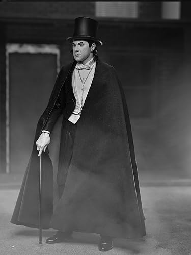 Miniatura 3 de NECA: Universal Monsters - Dracula Carfax Abbey Ultimate - Figura de acción de 7 pulgadas