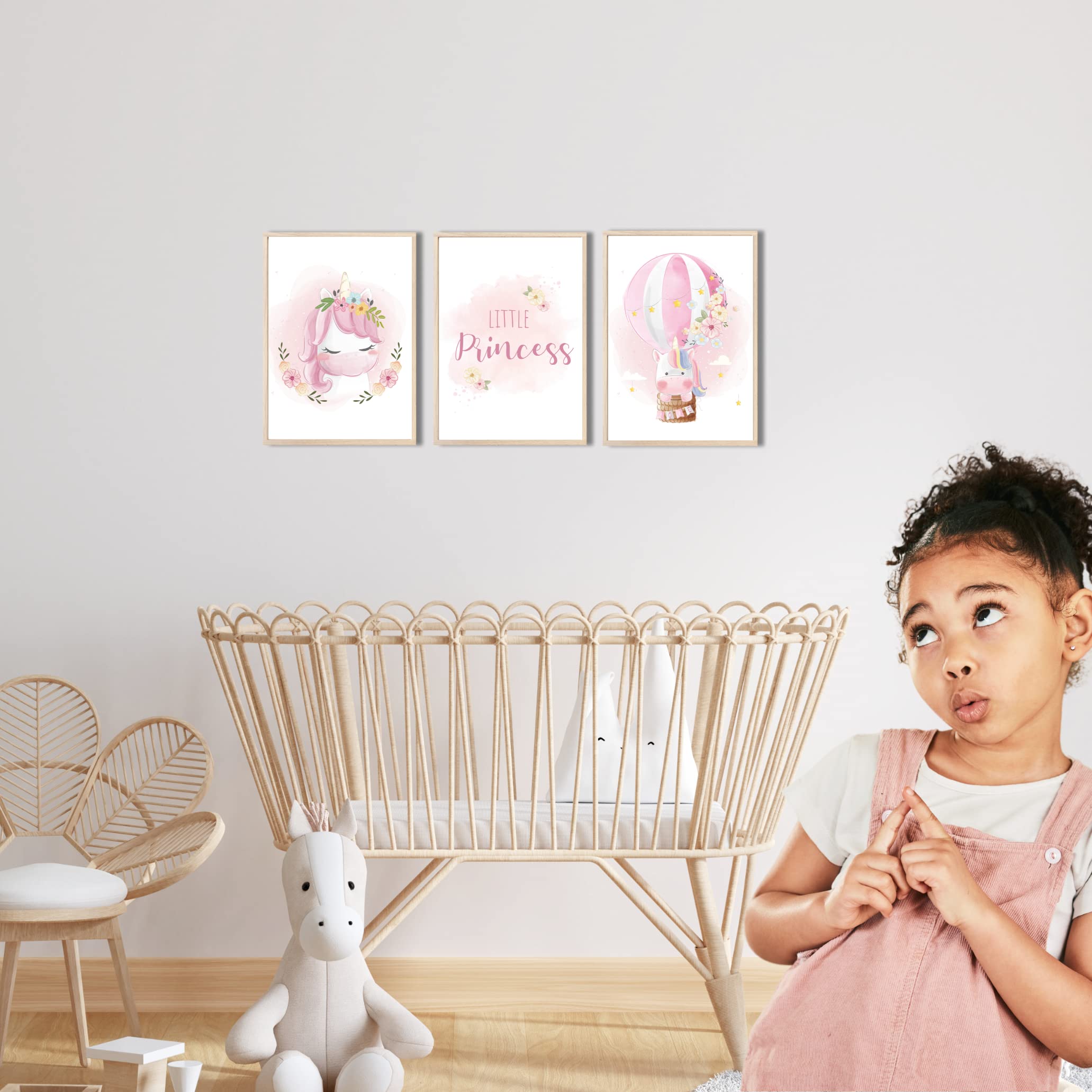 MeinBaby123 Lot de 3 images de licorne pour chambre d'enfant - Format A4 - Lot de posters décoratifs - Cadeaux pour fille - Cadeau bébé (V5)