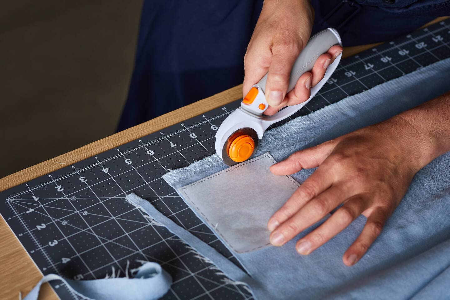 Fiskars Tapis de découpe A2, 45 cm x 60 cm, Résistant à la découpe, 1003895