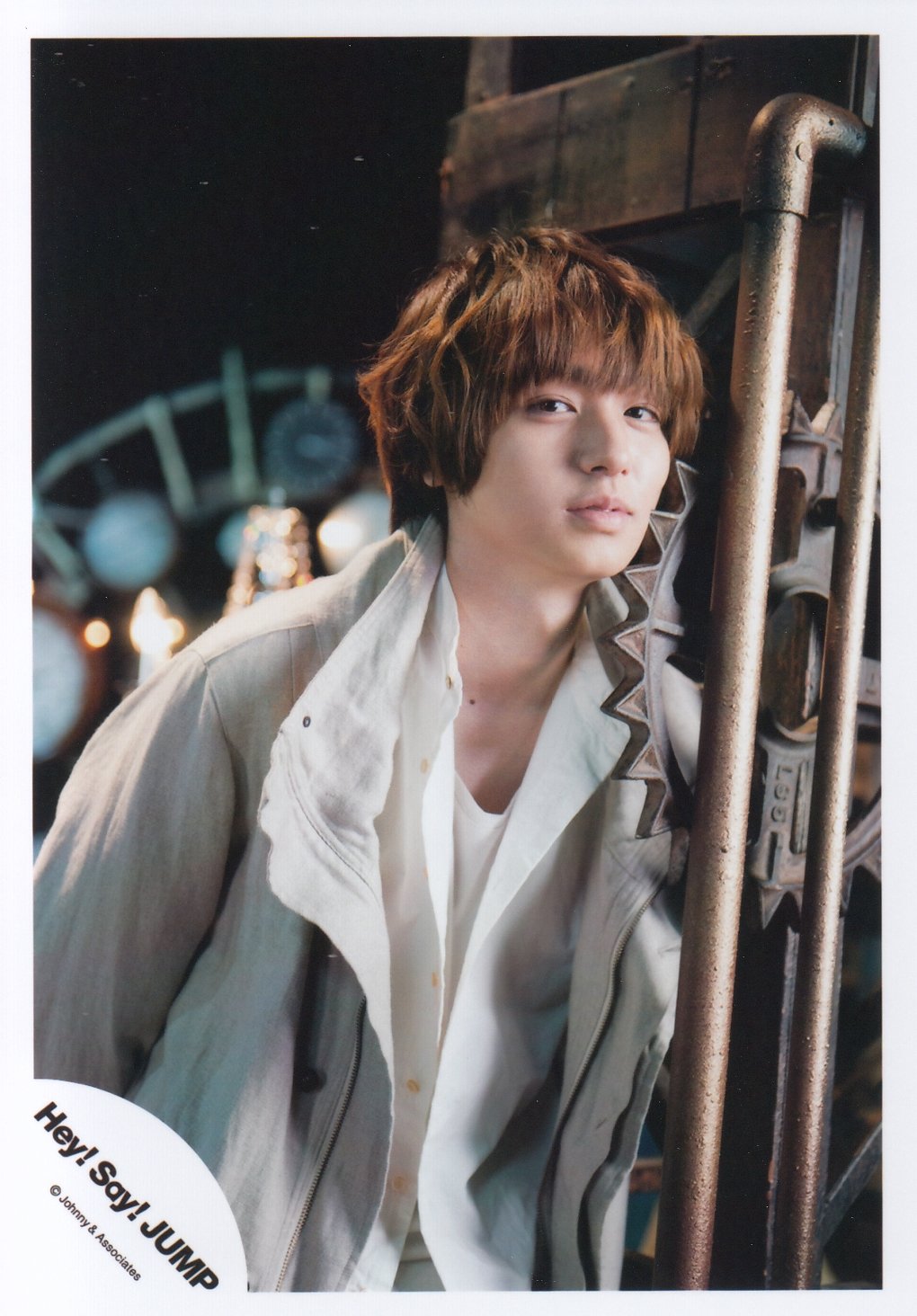 Amazon.co.jp: Hey! Say! JUMP 公式生写真 （伊野尾慧）HI00111 : おもちゃ