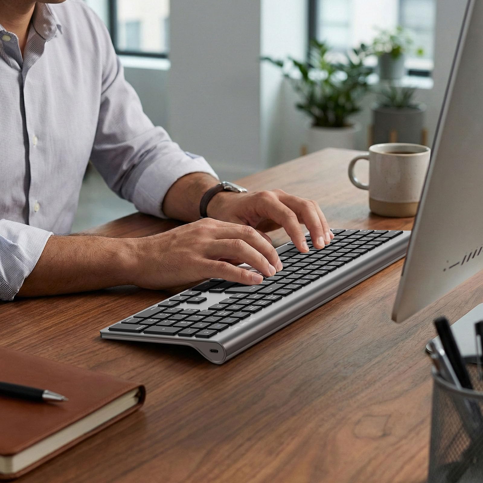 cimetech Clavier sans Fil Silencieux Bluetooth(BT1+BT2+BT3), Clavier Rechargeable, Ultra-Fin, AZERTY Français, avec Pavé Numérique, pour MacOS/iOS/Android/Windows/PC/Ordinateur/Portable-Gris Noir